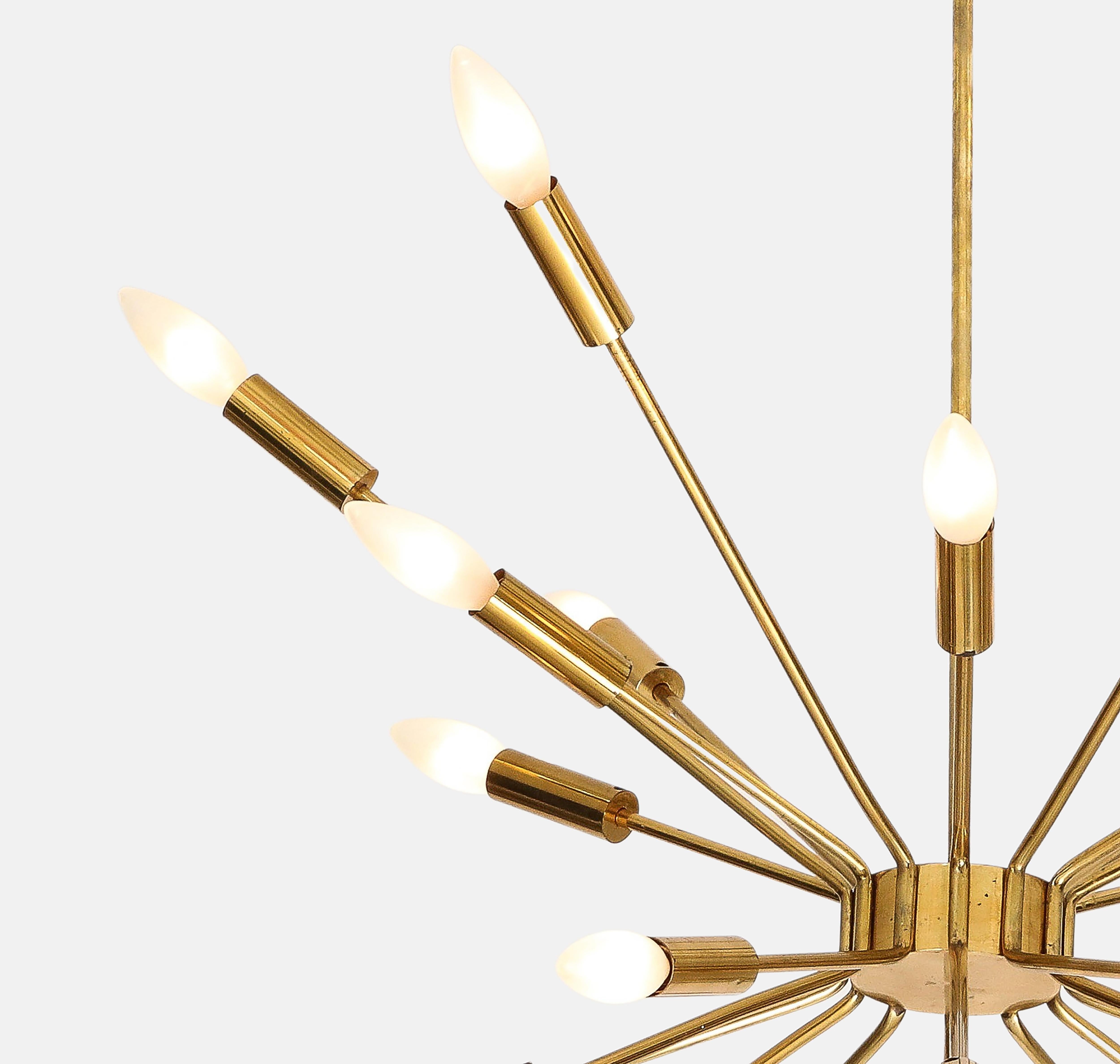 Gino Sarfatti for Arteluce Rare Sputnik Chandelier Model 2003 In Good Condition For Sale In New York, NY