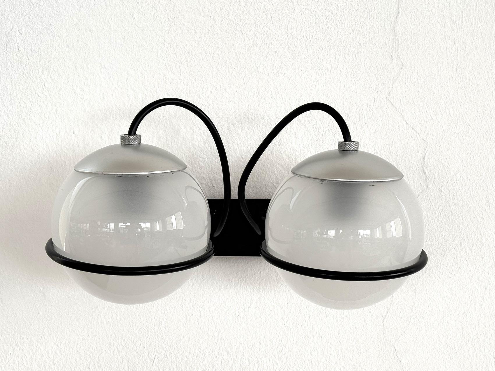 Gino Sarfatti for Arteluce Vintage Double Wall Light Model 237/2, 1960s In condizioni buone in vendita a Morazzone, Varese