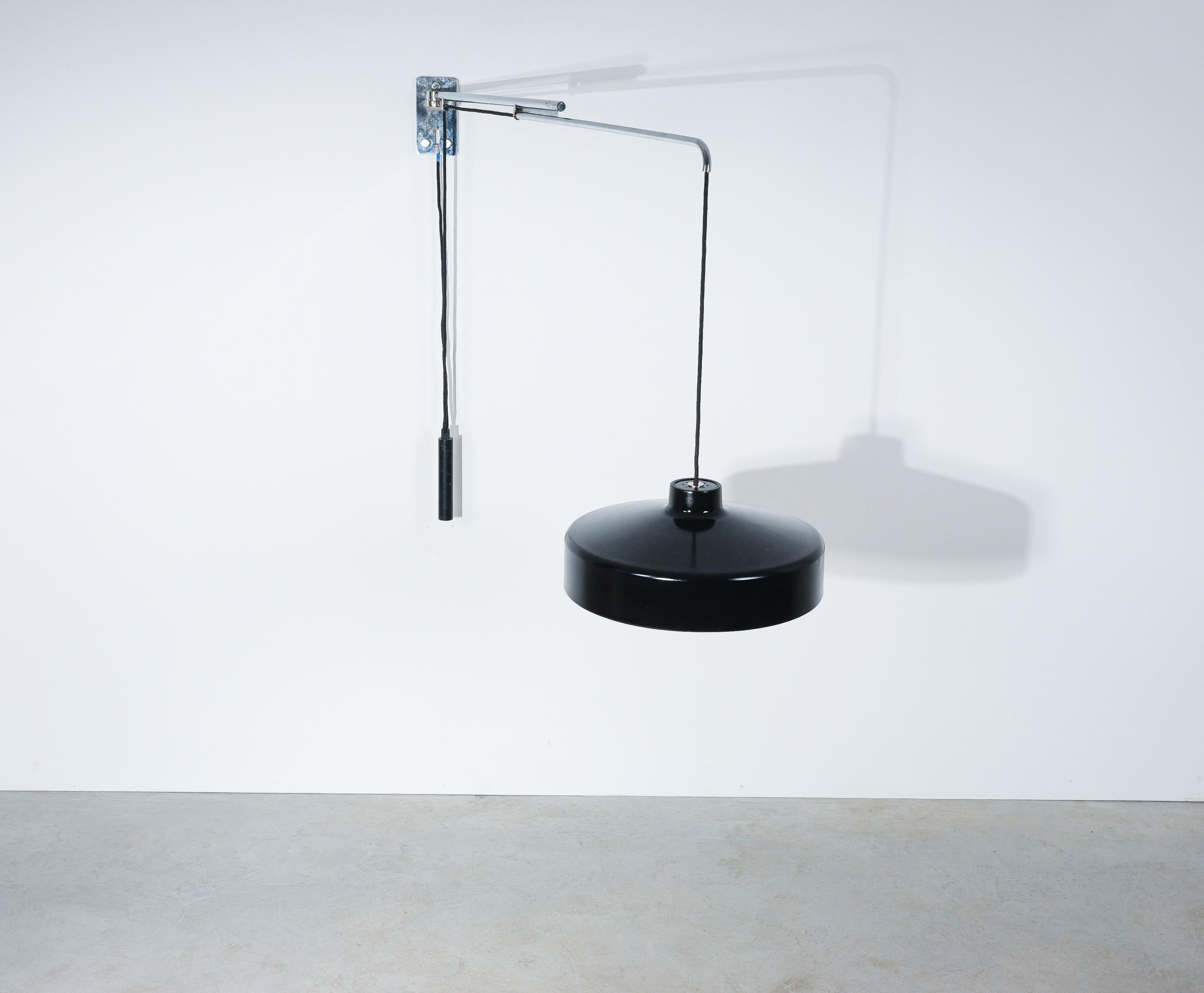 Gino Sarfatti pour Arteluce Appliques noires Lampes suspendues (2x) Modèle 194n, 1950 en vente 4