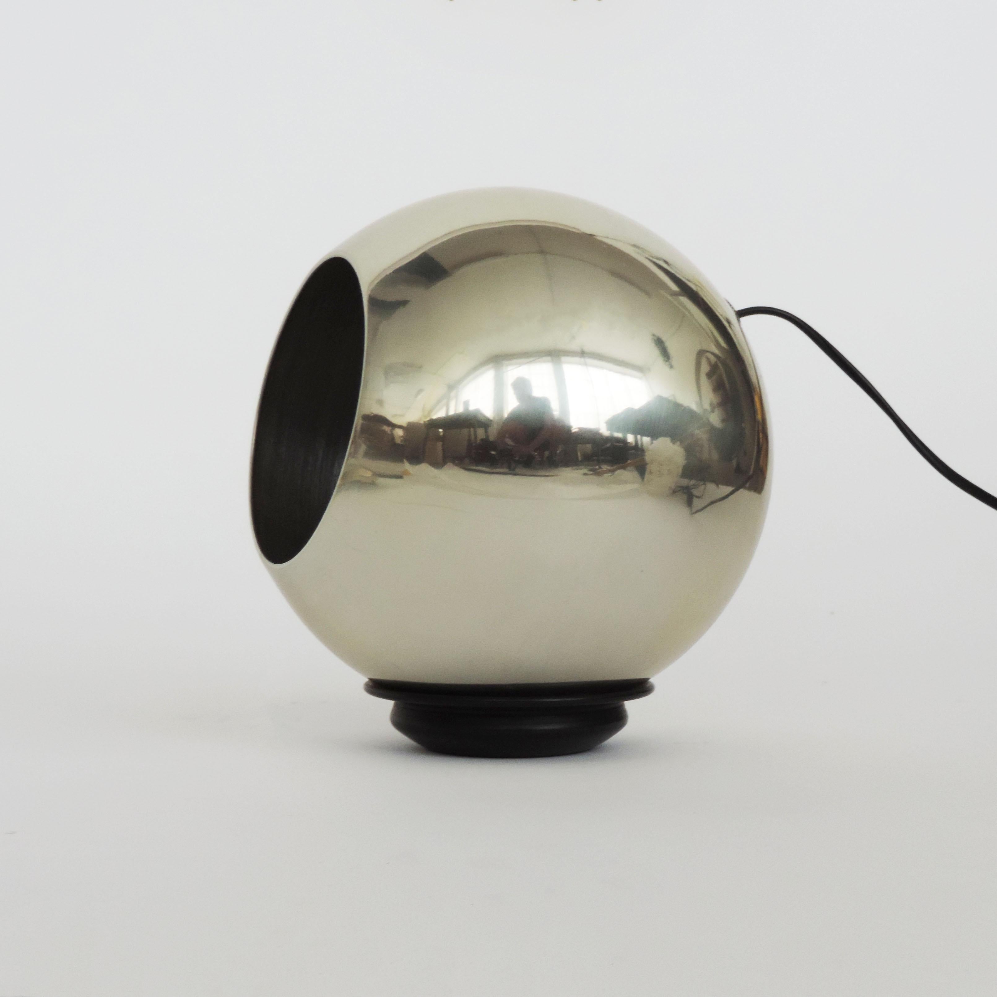 Italian Gino Sarfatti Iconic Ball Table Lamp for Arteluce Mod. 586, Italy 1960s For Sale