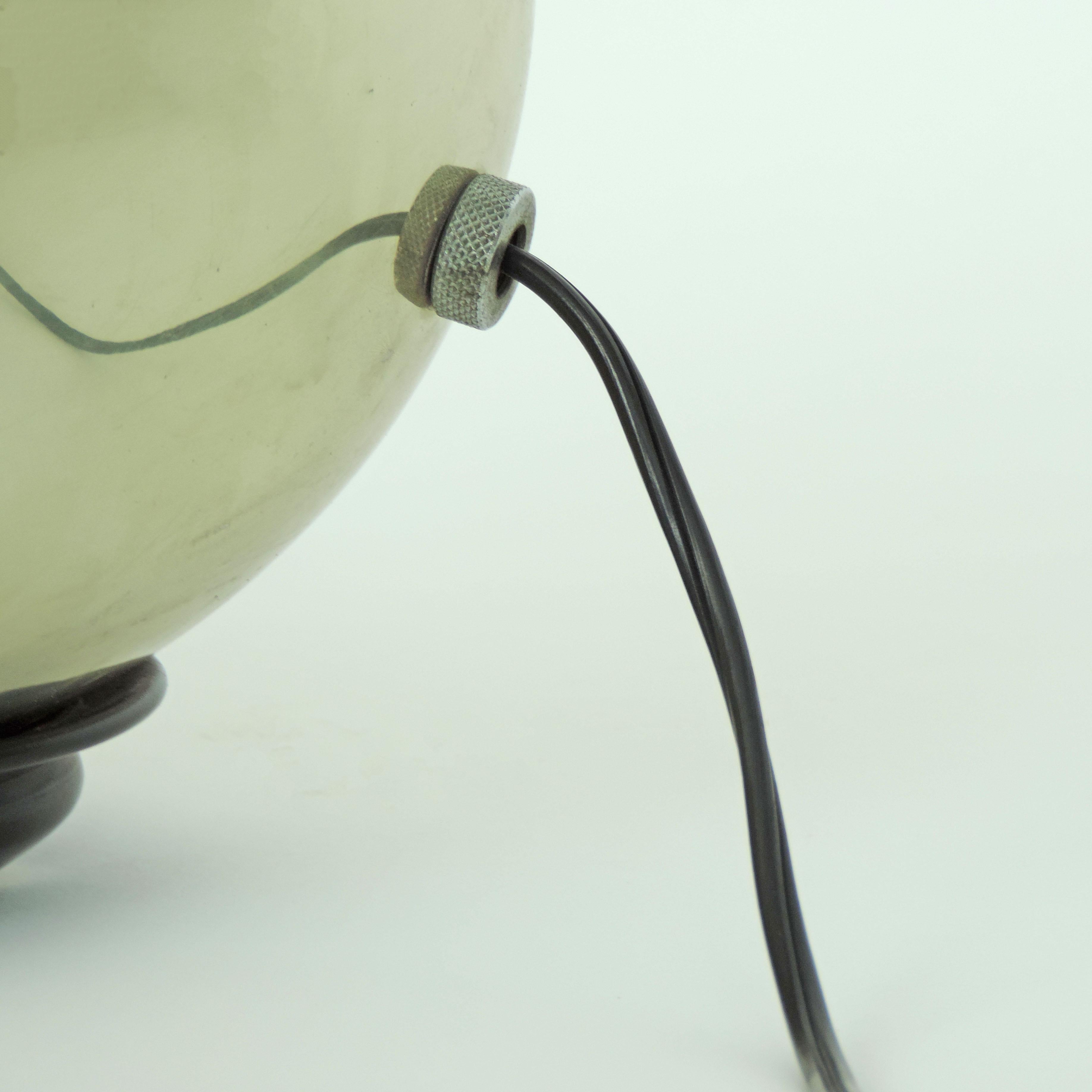 Milieu du XXe siècle Lampe de table à boules emblématique de Gino Sarfatti pour Arteluce Mod. 586, Italie, années 1960 en vente