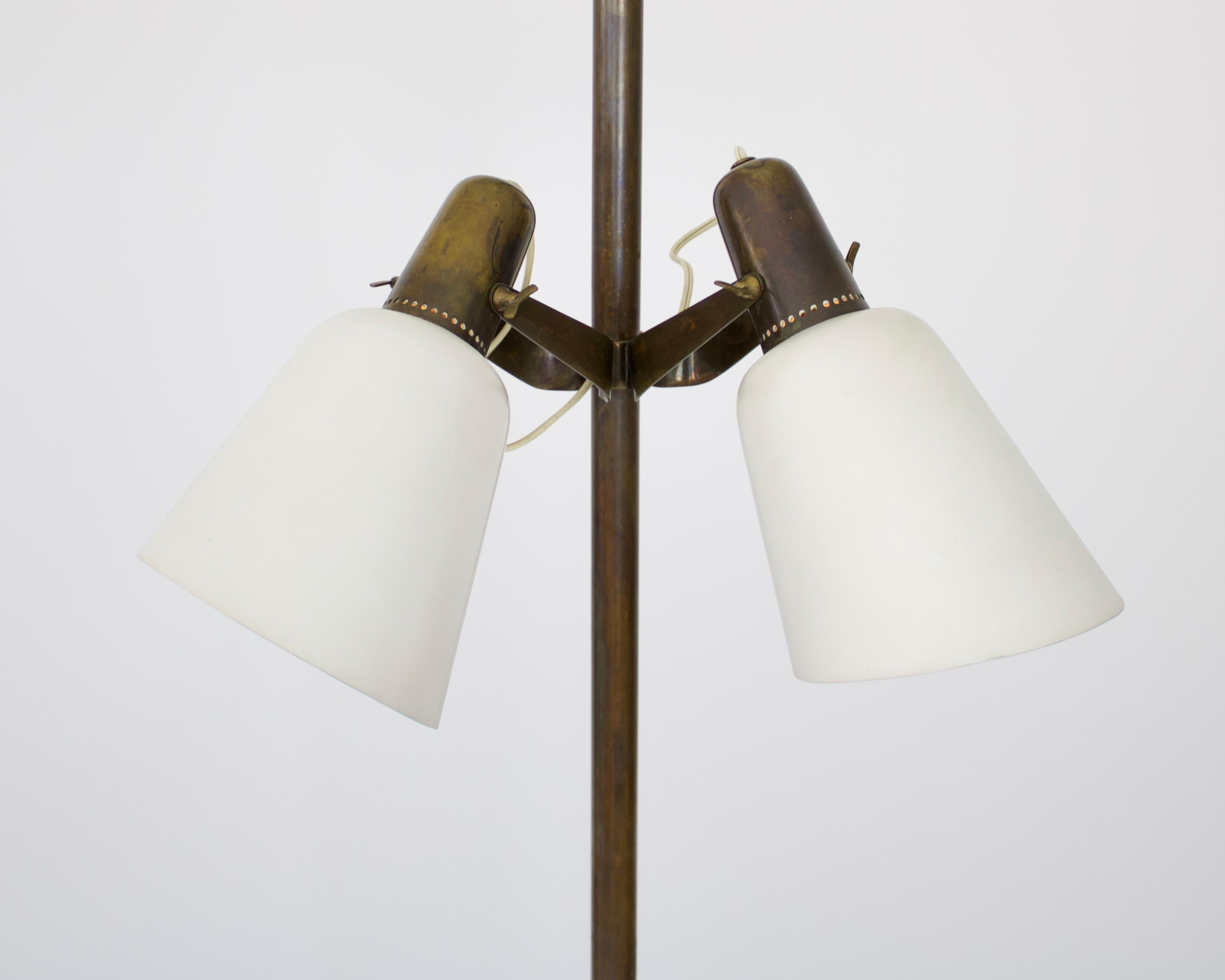 Lacquered Gino Sarfatti Italian Floor Lamp Model 1022