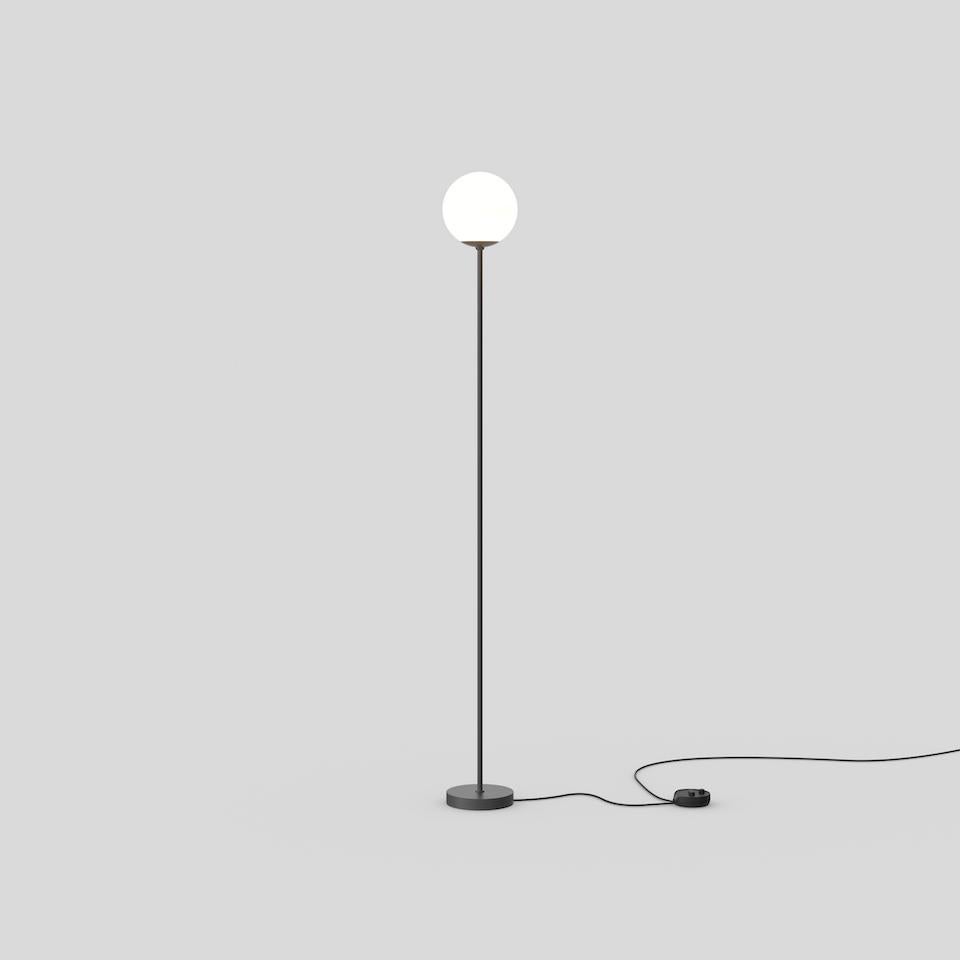 Model 1081
Design by Gino Sarfatti
Model 1081 Floor is adding to the luxurious depth and versatility of Le Sfere collection. The strong visual presence of the floor light is a case study in balance. A single luminous sphere rests delicately on the