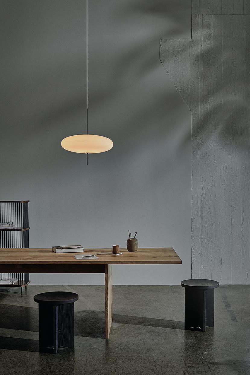 Gino Sarfatti Lamp Model 2065 White Diffuser, Black Hardware, for Astep In New Condition For Sale In Barcelona, Barcelona