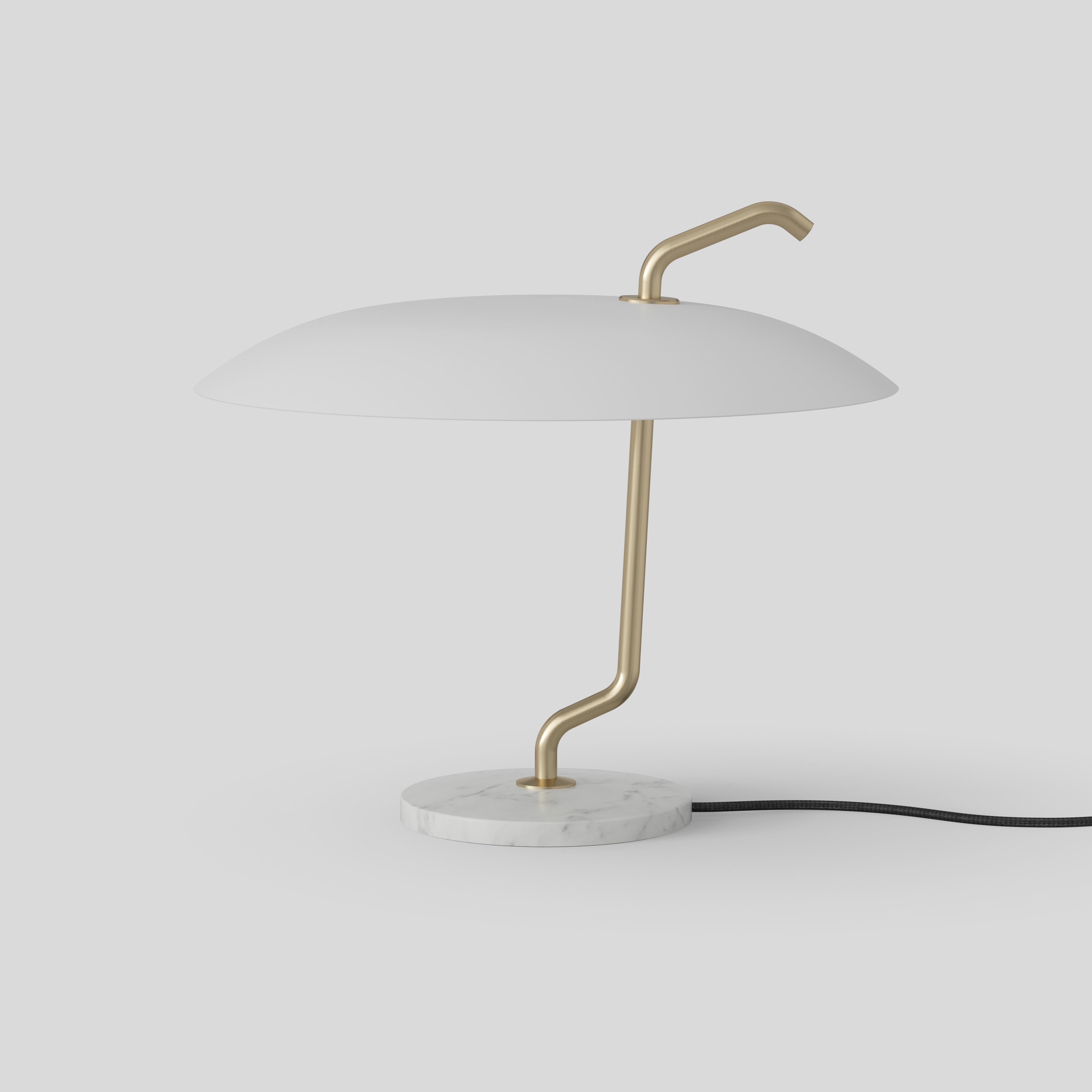XXIe siècle et contemporain Lampe Gino Sarfatti Modèle 537 Structure en laiton, réflecteur noir par Astep en vente