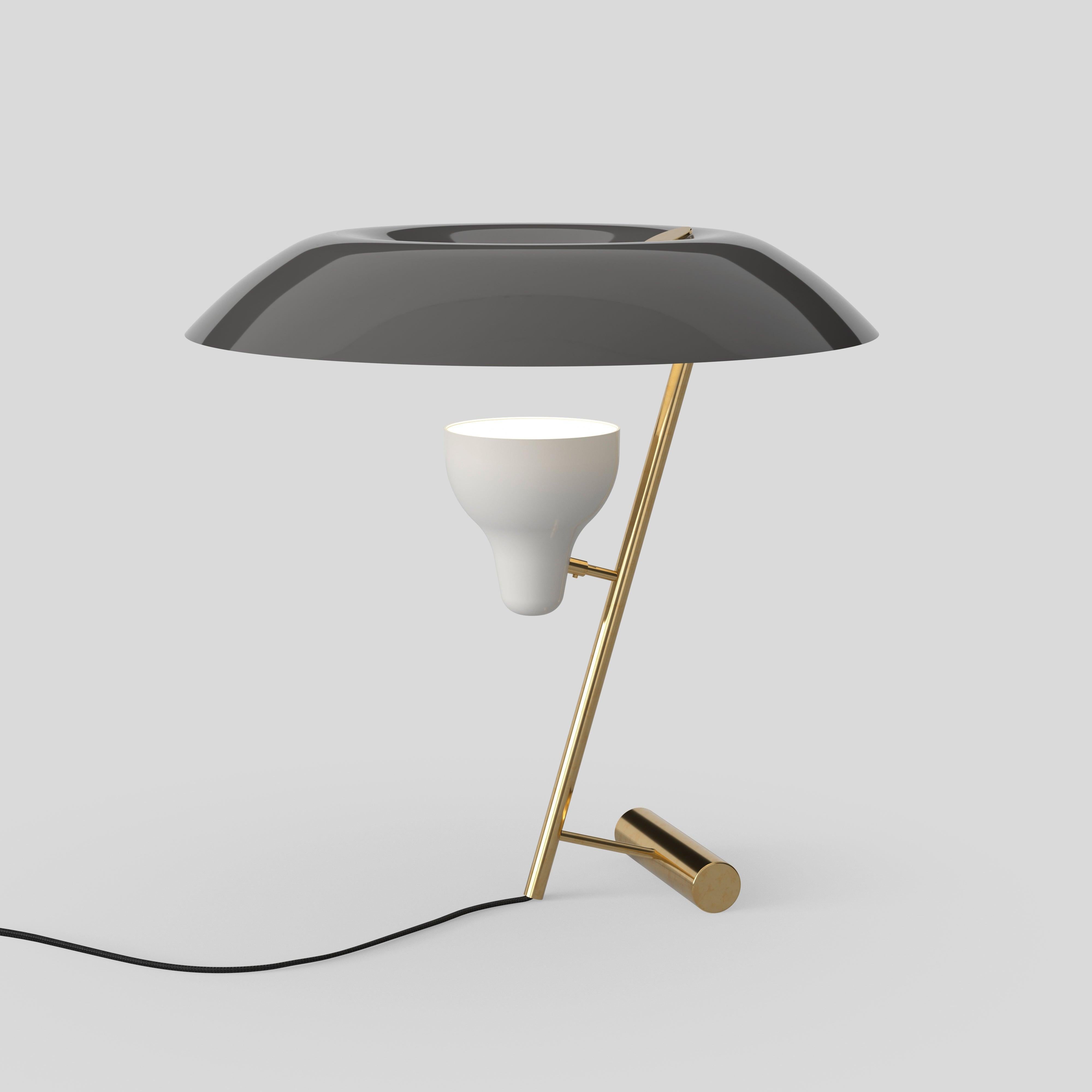 Lampada Gino Sarfatti Model 548 in ottone lucido con diffusore grigio di Astep in vendita 4