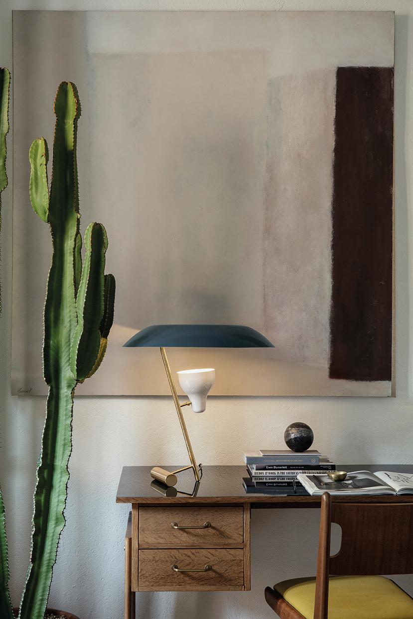 Metallo Lampada Gino Sarfatti Model 548 in ottone lucido con diffusore grigio di Astep in vendita