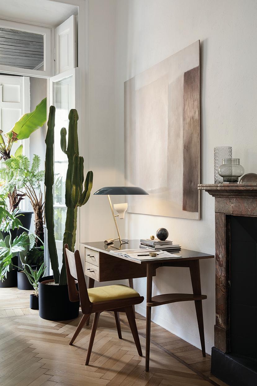 Lampada Gino Sarfatti Model 548 in ottone lucido con diffusore grigio di Astep in vendita 2