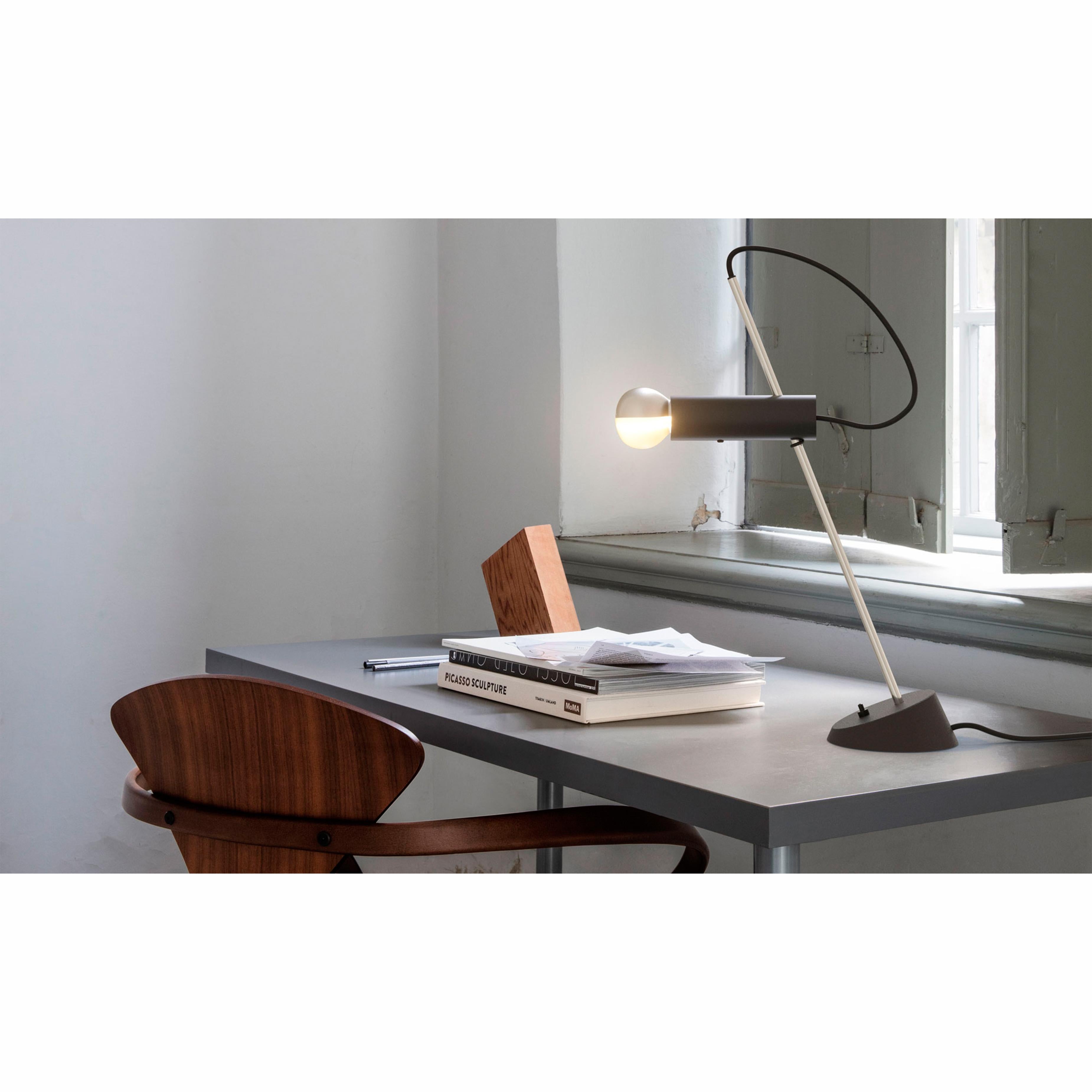 Italian Gino Sarfatti Lamp Model 566 by Astep For Sale