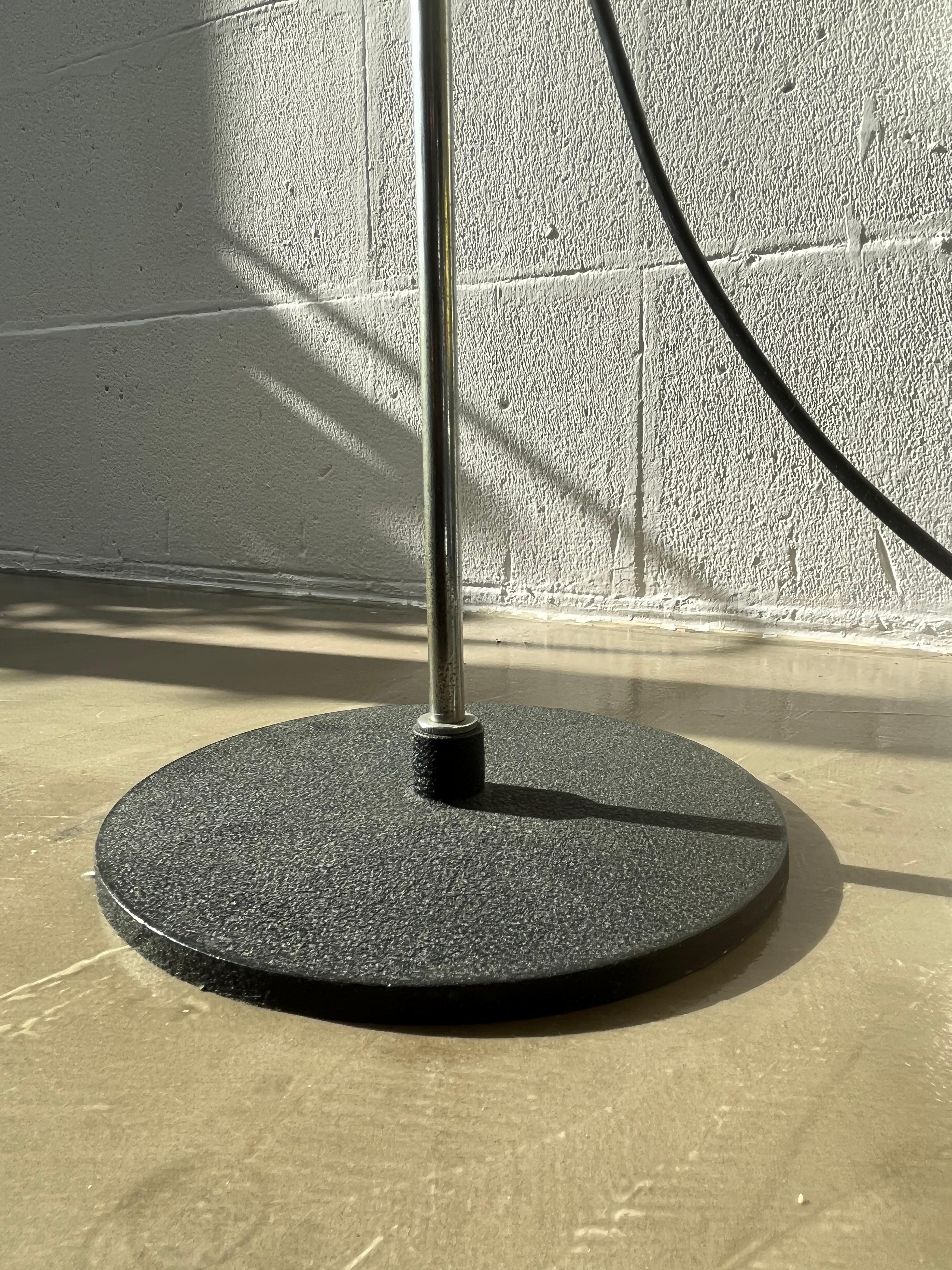 Gino Sarfatti - Floor Lamp mod. 1055 For Sale 1