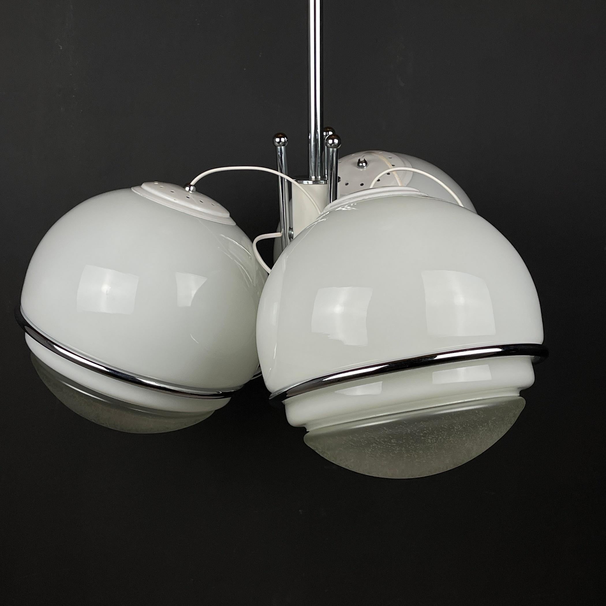 Gino Sarfatti large globe chandelier Italy 1960s  For Sale 4