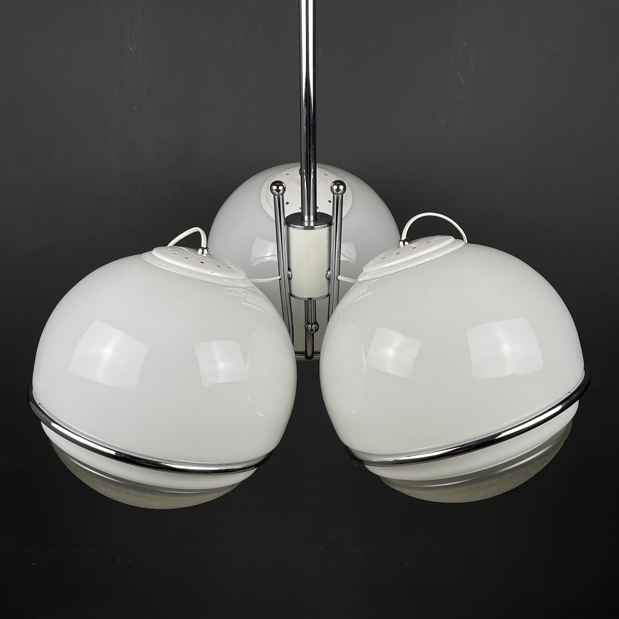 Gino Sarfatti large globe chandelier Italy 1960s  For Sale 2