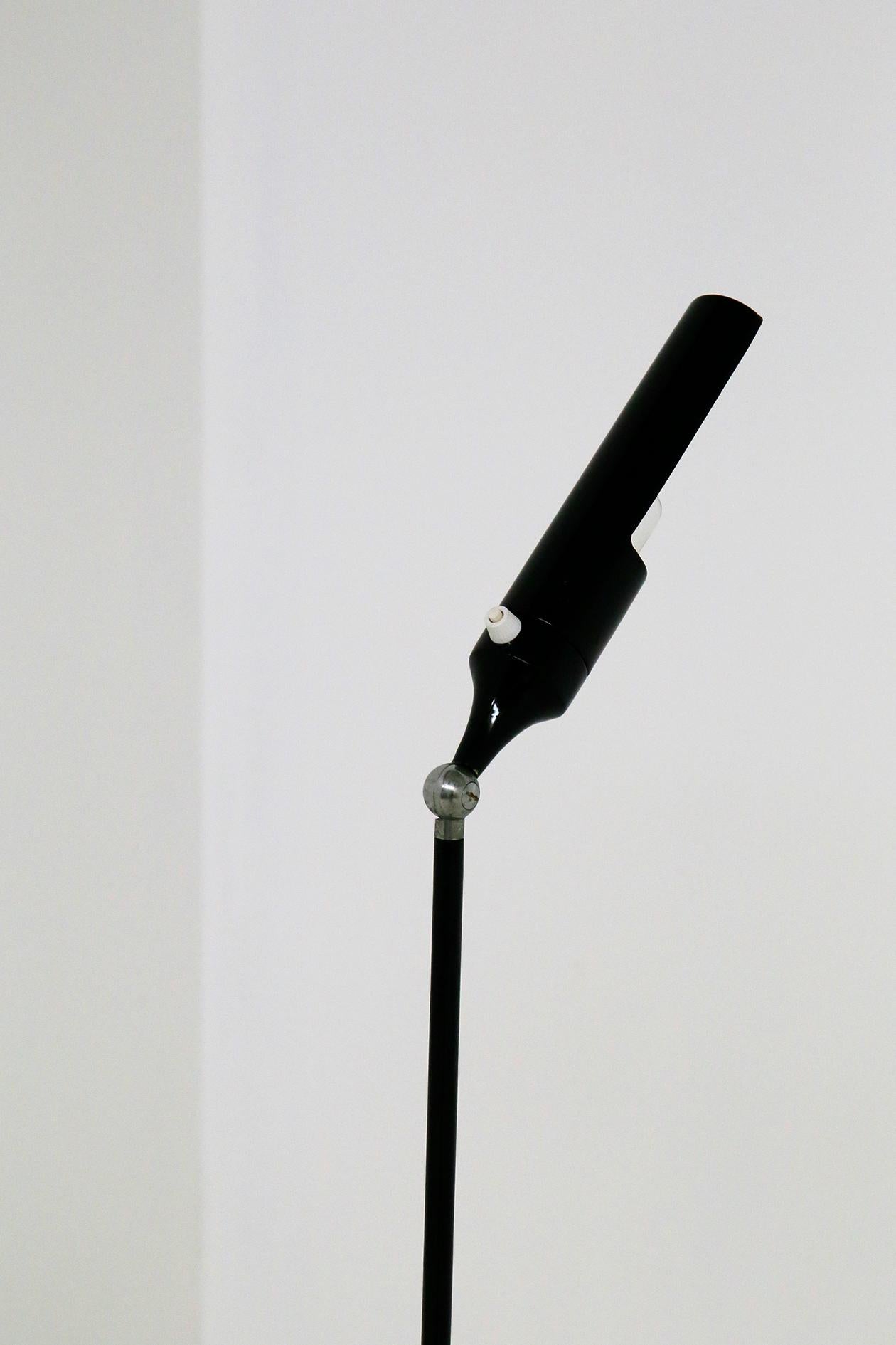 Gino Sarfatti Midcentury Black Floor Lamp for Arteluce, Model No. 1086, 1961 1