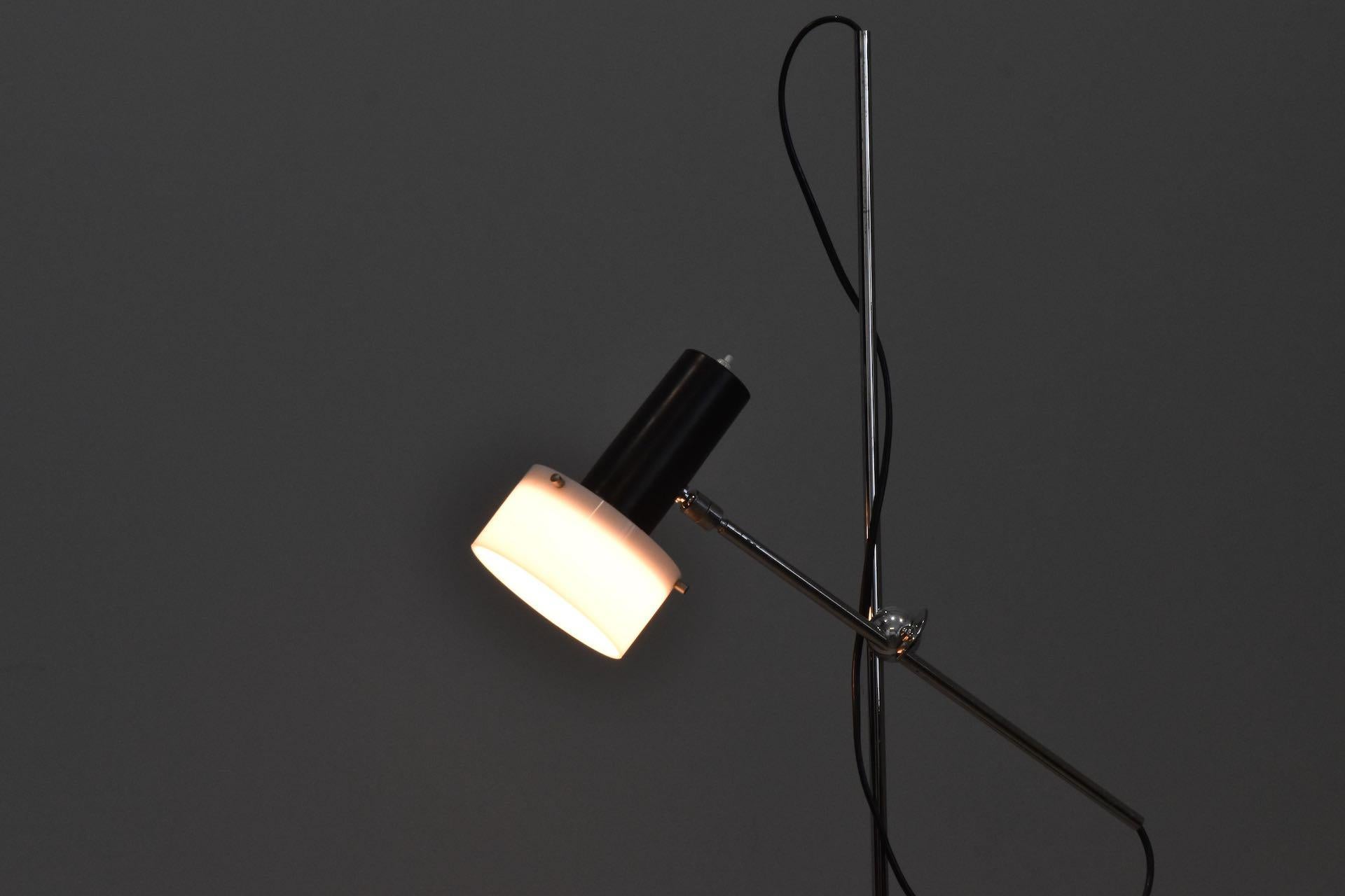 Stehlampe Mod. 1083 von Gino Sarfatti für Arteluce, Italien 1962 (Moderne der Mitte des Jahrhunderts) im Angebot