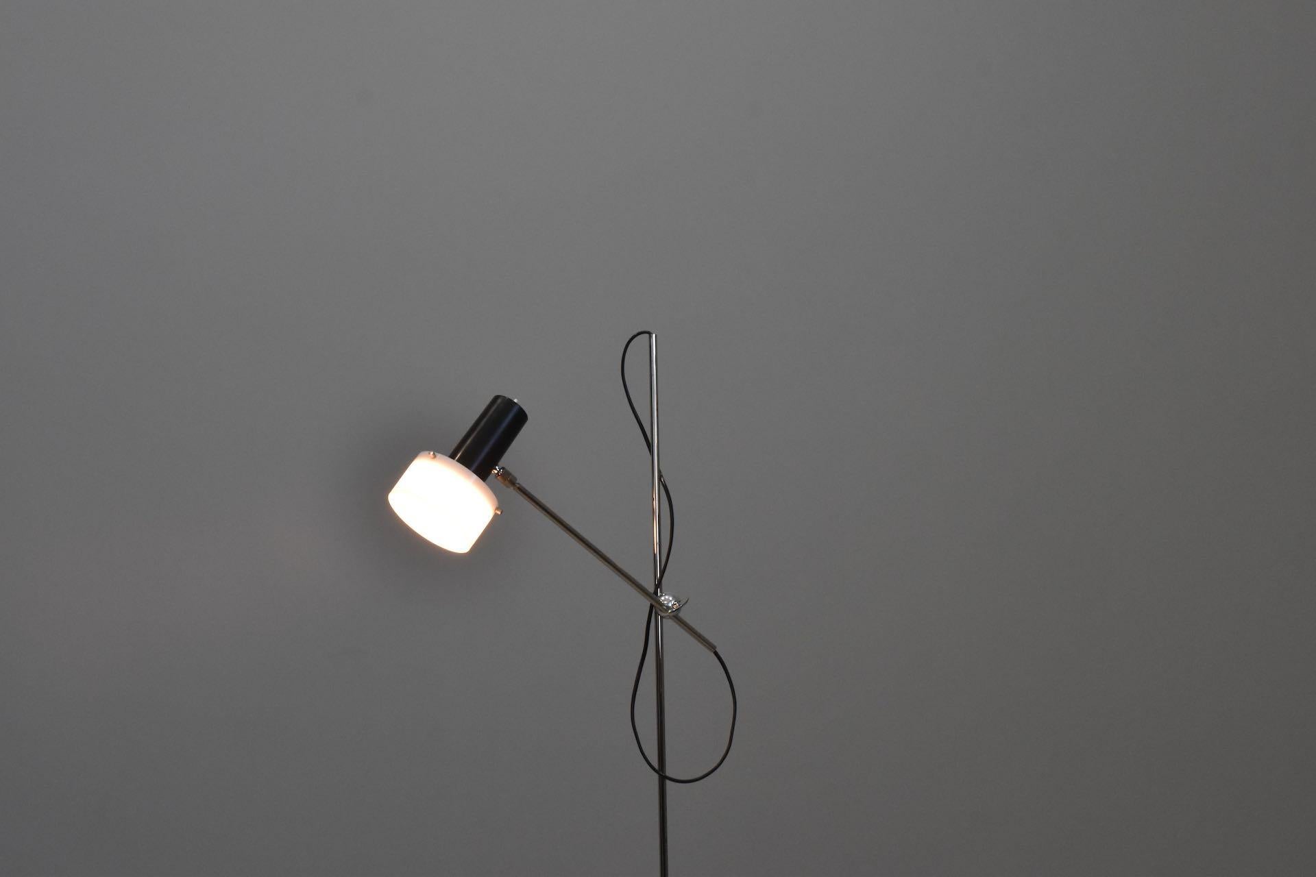 Gino Sarfatti Mod. 1083 Floor Lamp for Arteluce, Italy, 1962 In Excellent Condition For Sale In Rovereta, SM