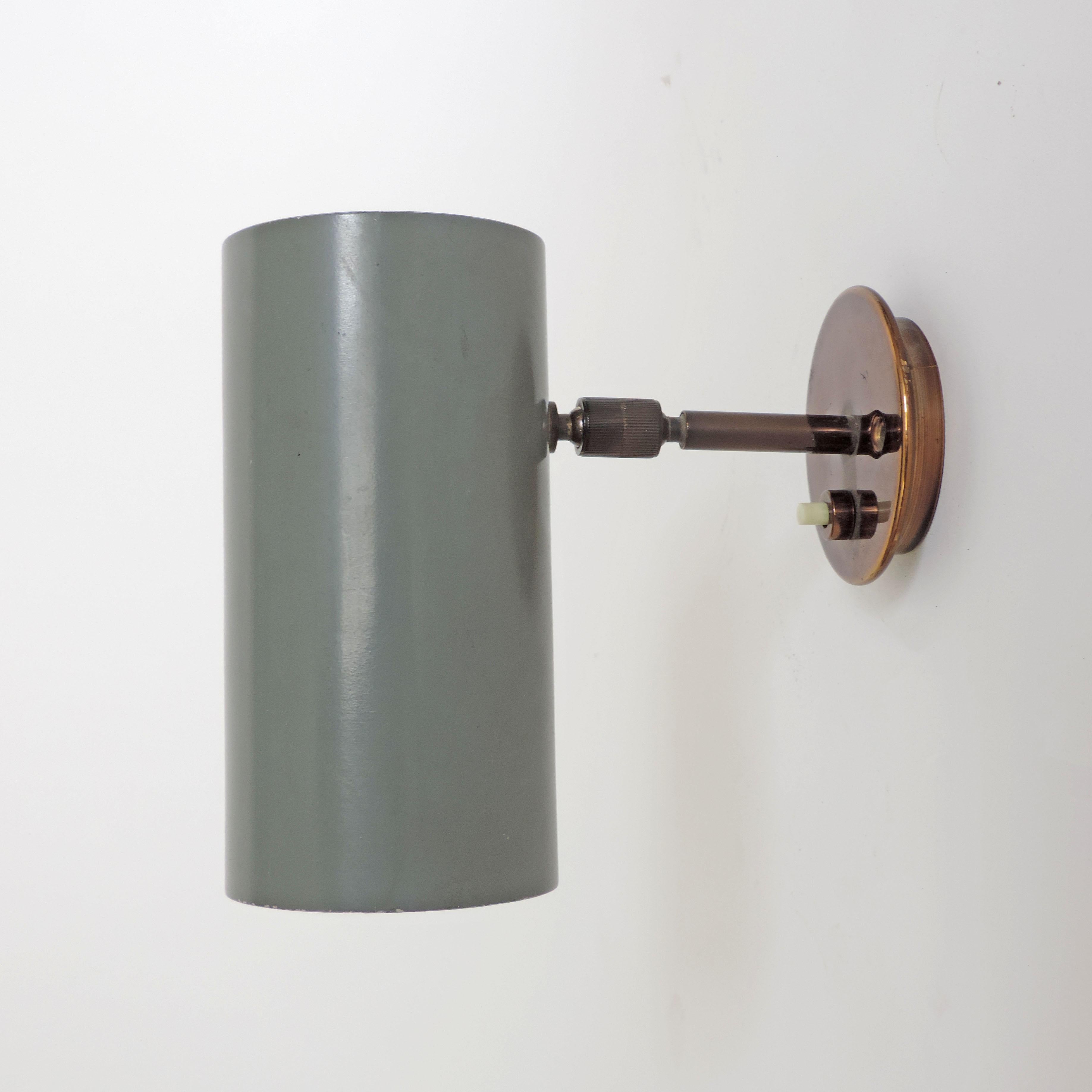 Mid-Century Modern Gino Sarfatti Mod. 34 Variant Adjustable Wall Lamp for Arteluce, Italy 1954 For Sale
