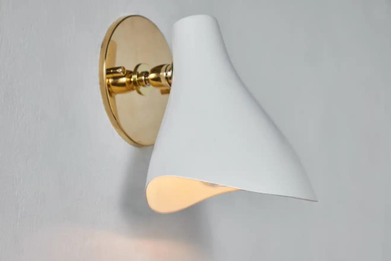 Gino Sarfatti Model #10 Sconce in White for Arteluce For Sale 3