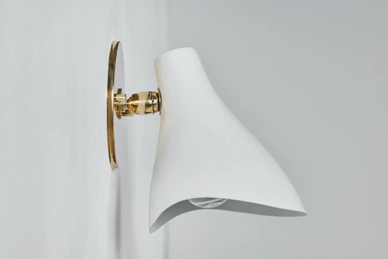 Gino Sarfatti Model #10 Sconce in White for Arteluce For Sale 5