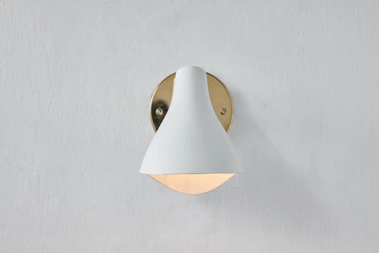 Brass Gino Sarfatti Model #10 Sconce in White for Arteluce For Sale