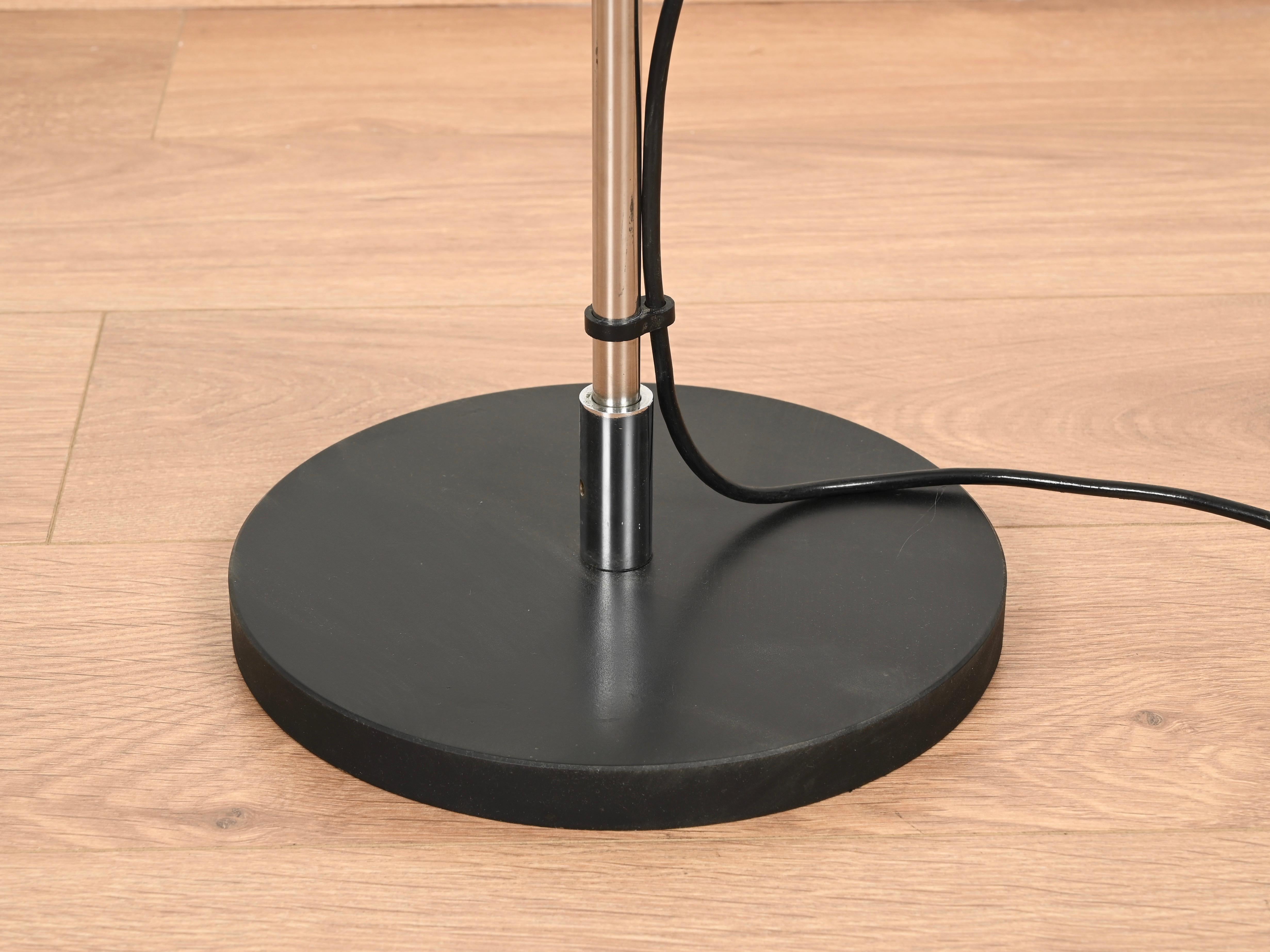 Milieu du XXe siècle Gino Sarfatti Model No 1055 Lampadaire réglable pour Arteluce, Italie 1955 en vente