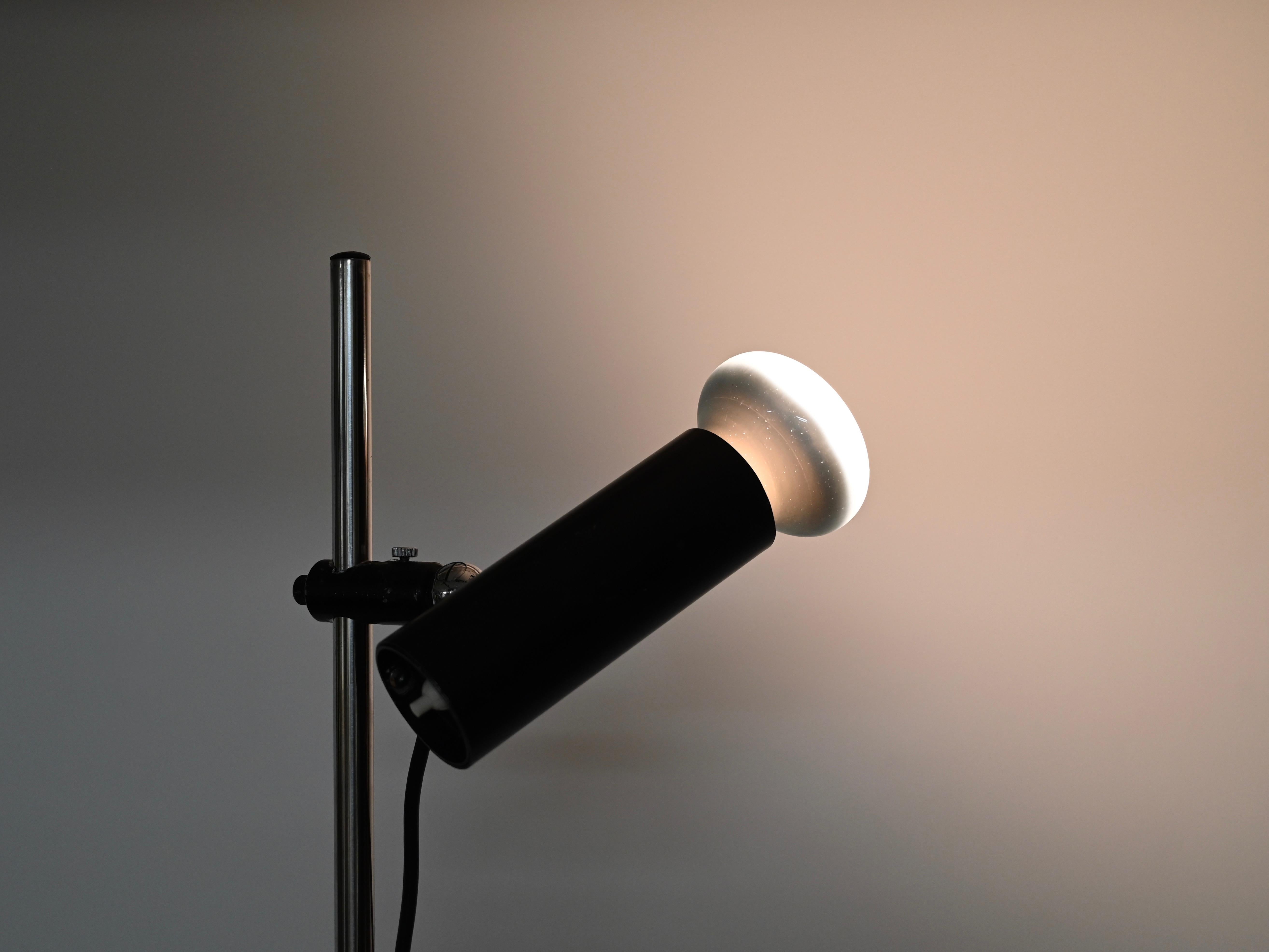 italien Gino Sarfatti Model No 1055 Lampadaire réglable pour Arteluce, Italie 1955 en vente