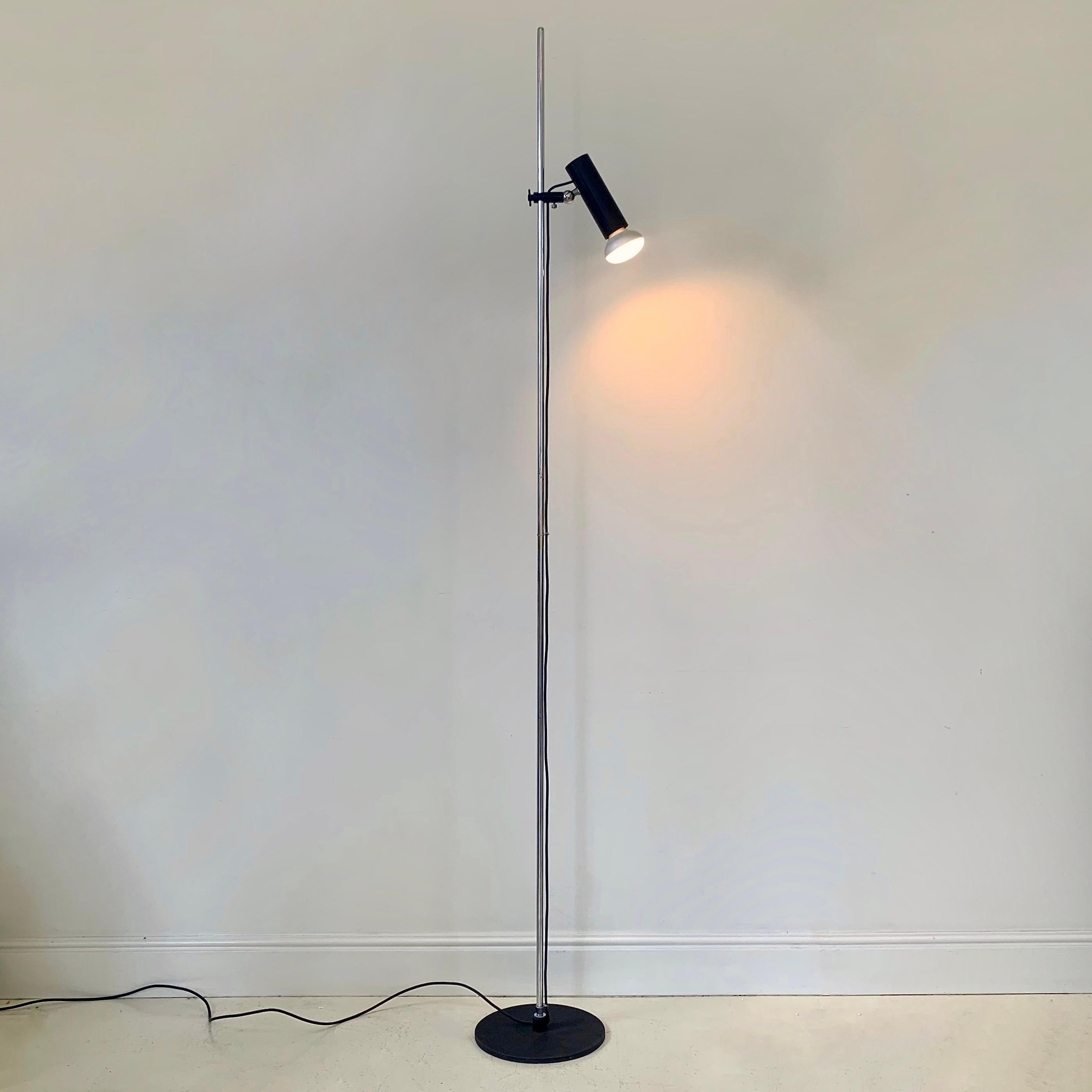 Mid-Century Modern Gino Sarfatti Model 1055/SP Floor Lamp for Arteluce, 1955, Italy .