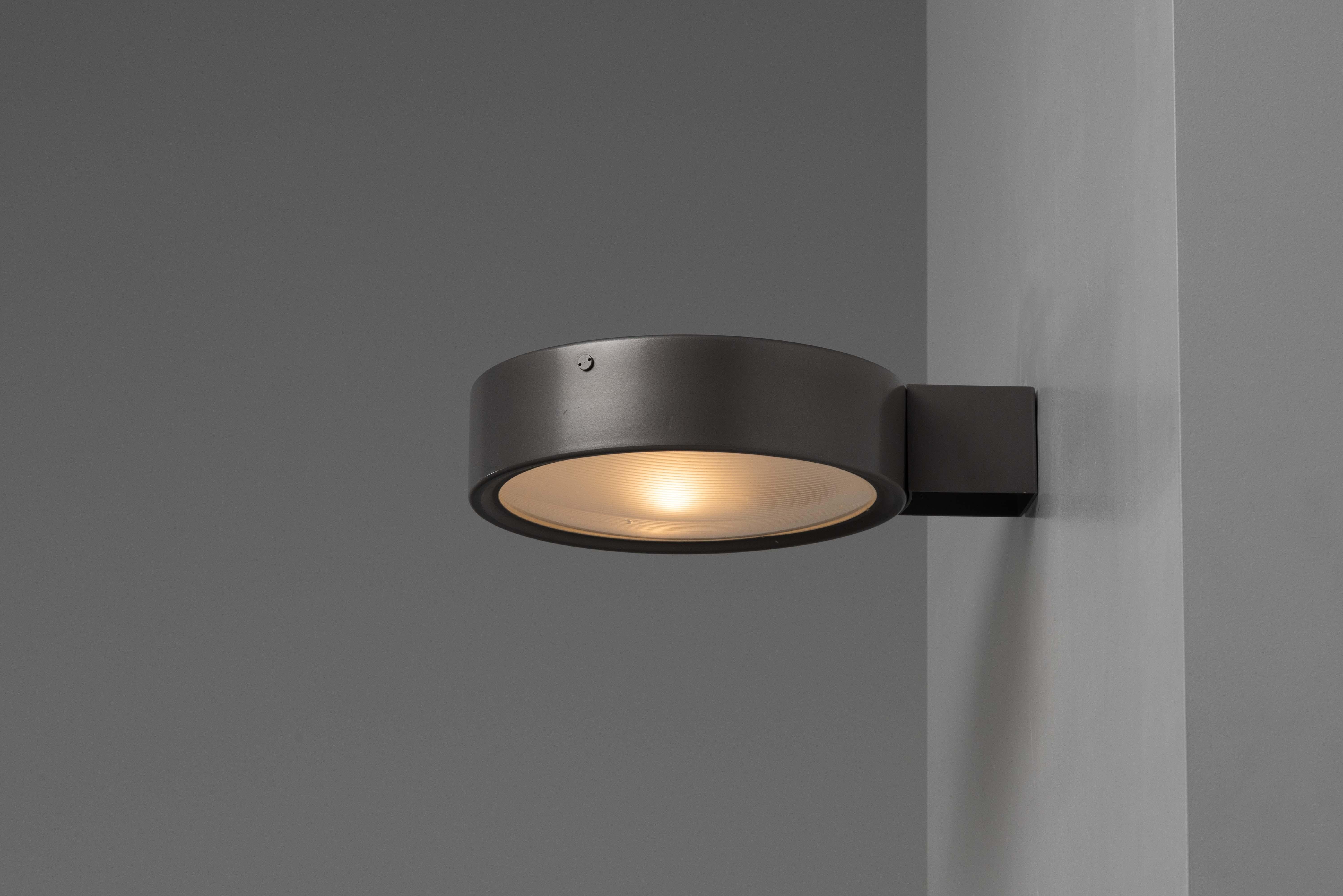 Gino Sarfatti model 143 wall lamp by Arteluce Italy 1963 Pintado en frío en venta