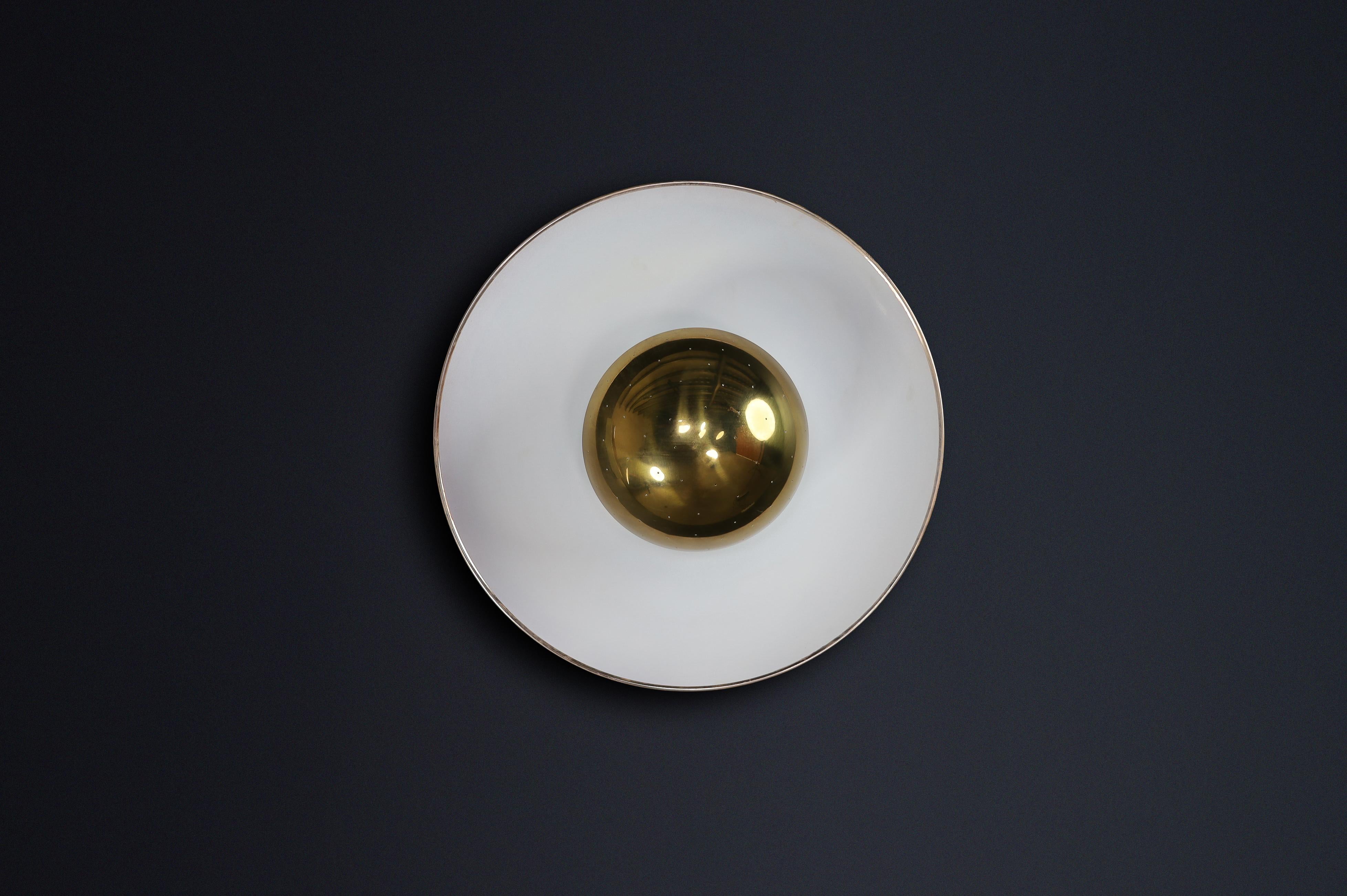 Gino Sarfatti Model 155 Deckenleuchte für Arteluce, Italien, 1950, Messing und Weiß (Aluminium) im Angebot