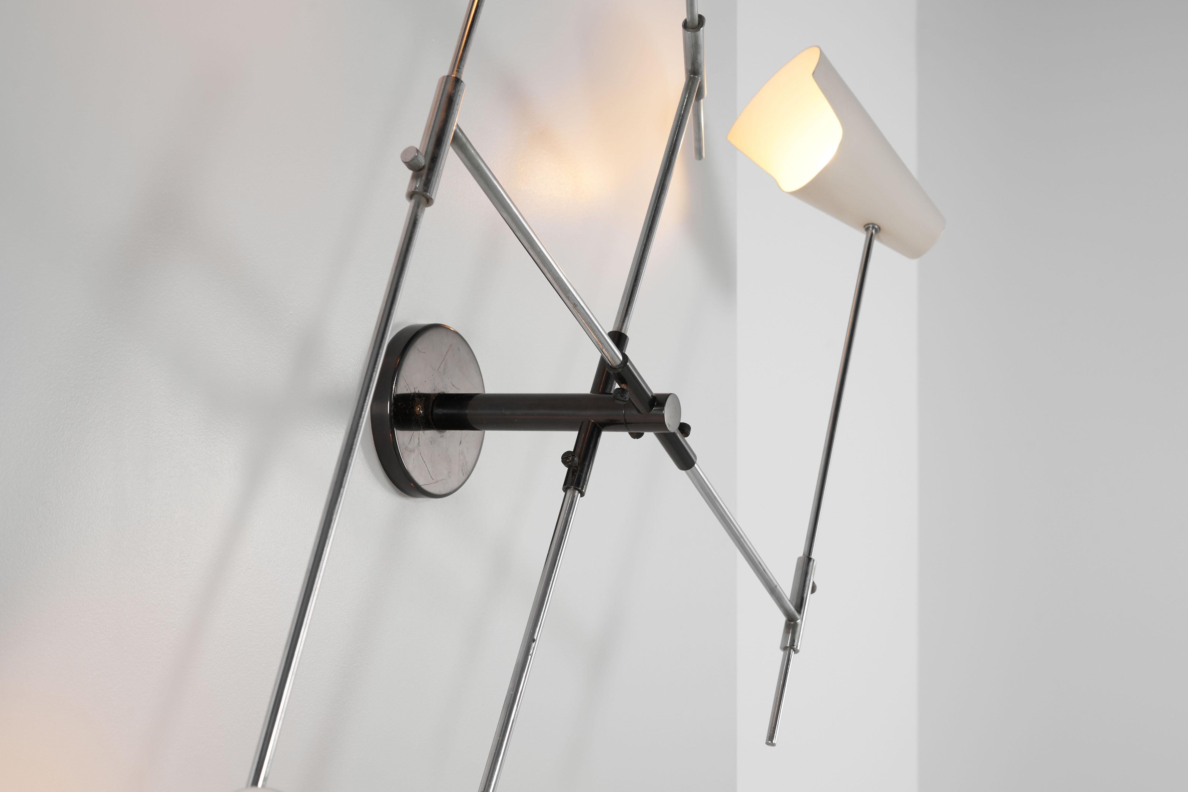 Impressive wall lamp model 169/4 designed by Gino Sarfatti and manufactured by Arteluce, Italy 1952. This large sized wall lamp comes from a series of wall lamps designed by Gino Sarfatti in 1952, this is the model with 4 arms is an impressive