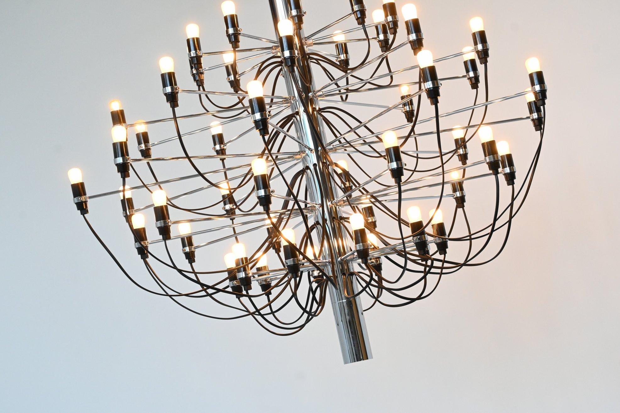 Mid-Century Modern Gino Sarfatti Model 2097/50 Chandelier Flos Italy 1958