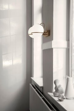 Gino Sarfatti Model 238/2 Wall Light, Opaline Glass, Italy