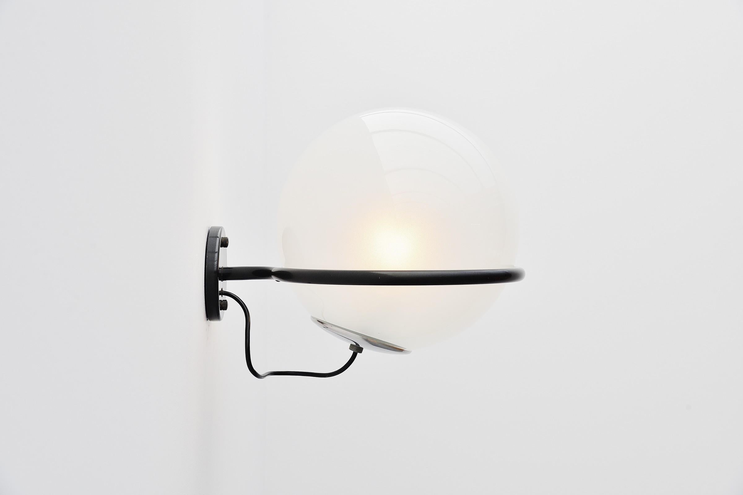 Late 20th Century Gino Sarfatti Model 239/1 Wall Lamp Arteluce 1970