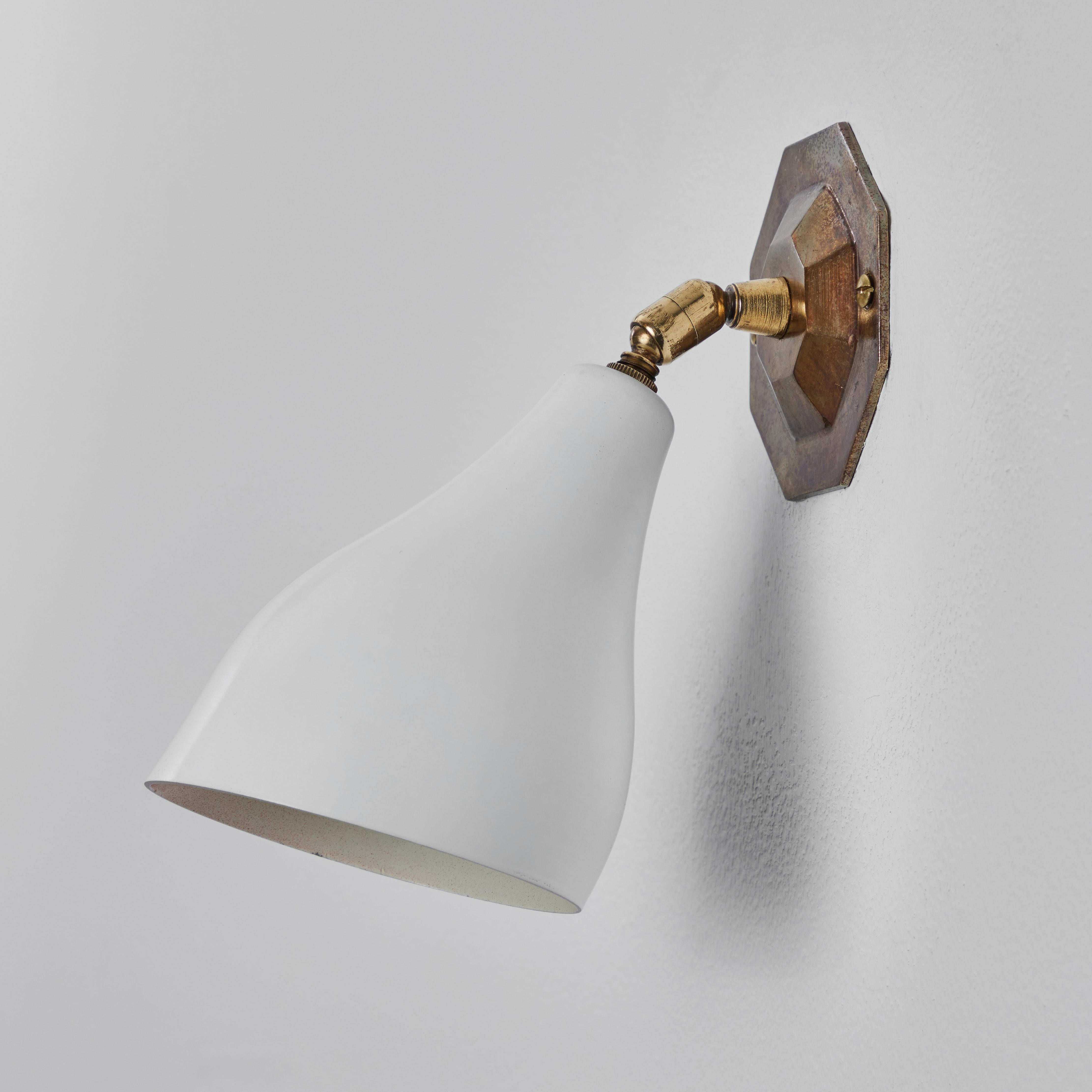 Mid-Century Modern Gino Sarfatti Model #26b Wall Lamp for Arteluce