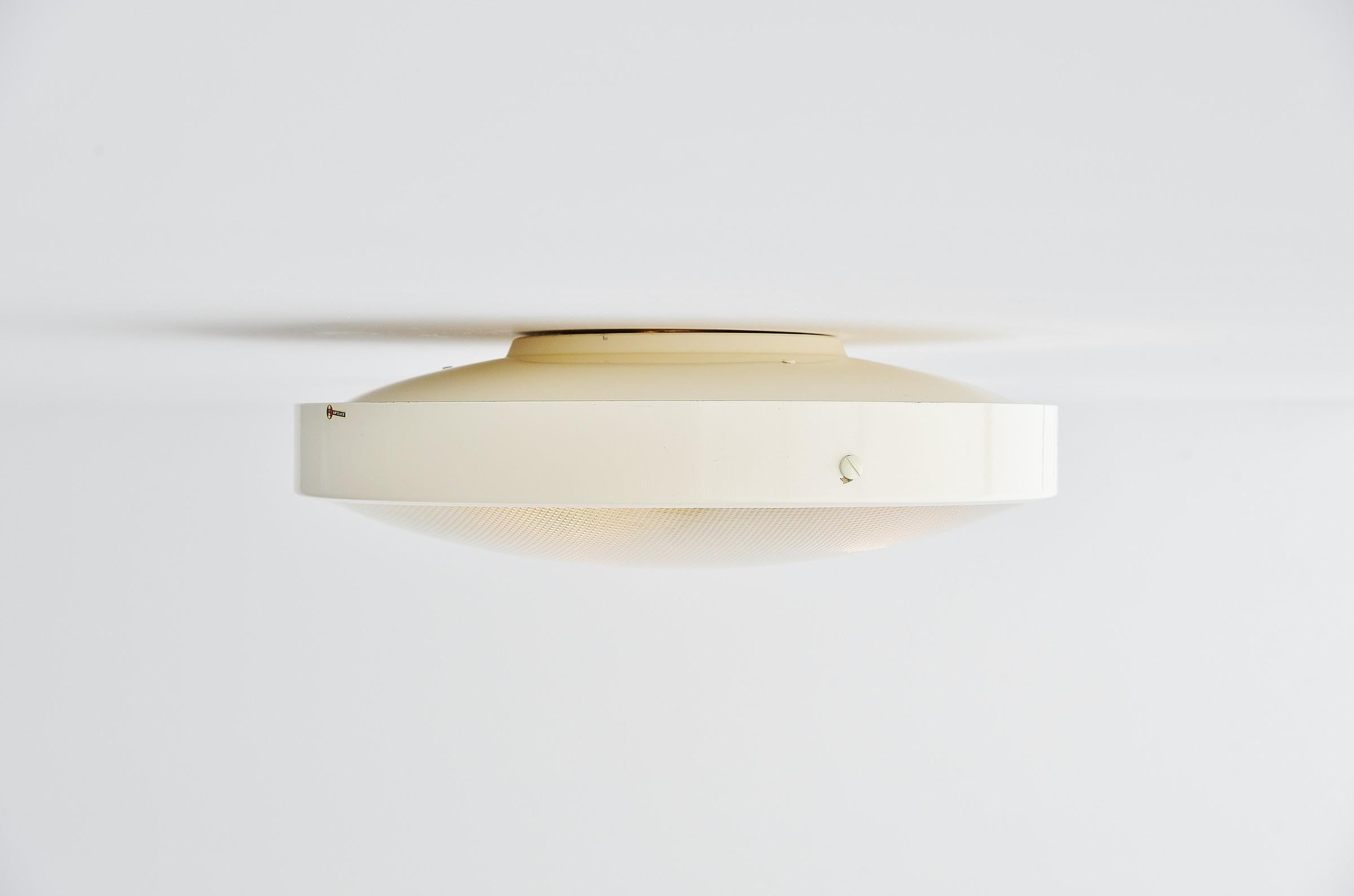 Nice set of minimalist ceiling lamps model 3001/40 designed by Gino Sarfatti and manufactured by Arteluce, Italy 1950. Diffuser in frosted prismatic glass and in excellent condition. Frame and outer bands in wite lacquered aluminium. Fully original