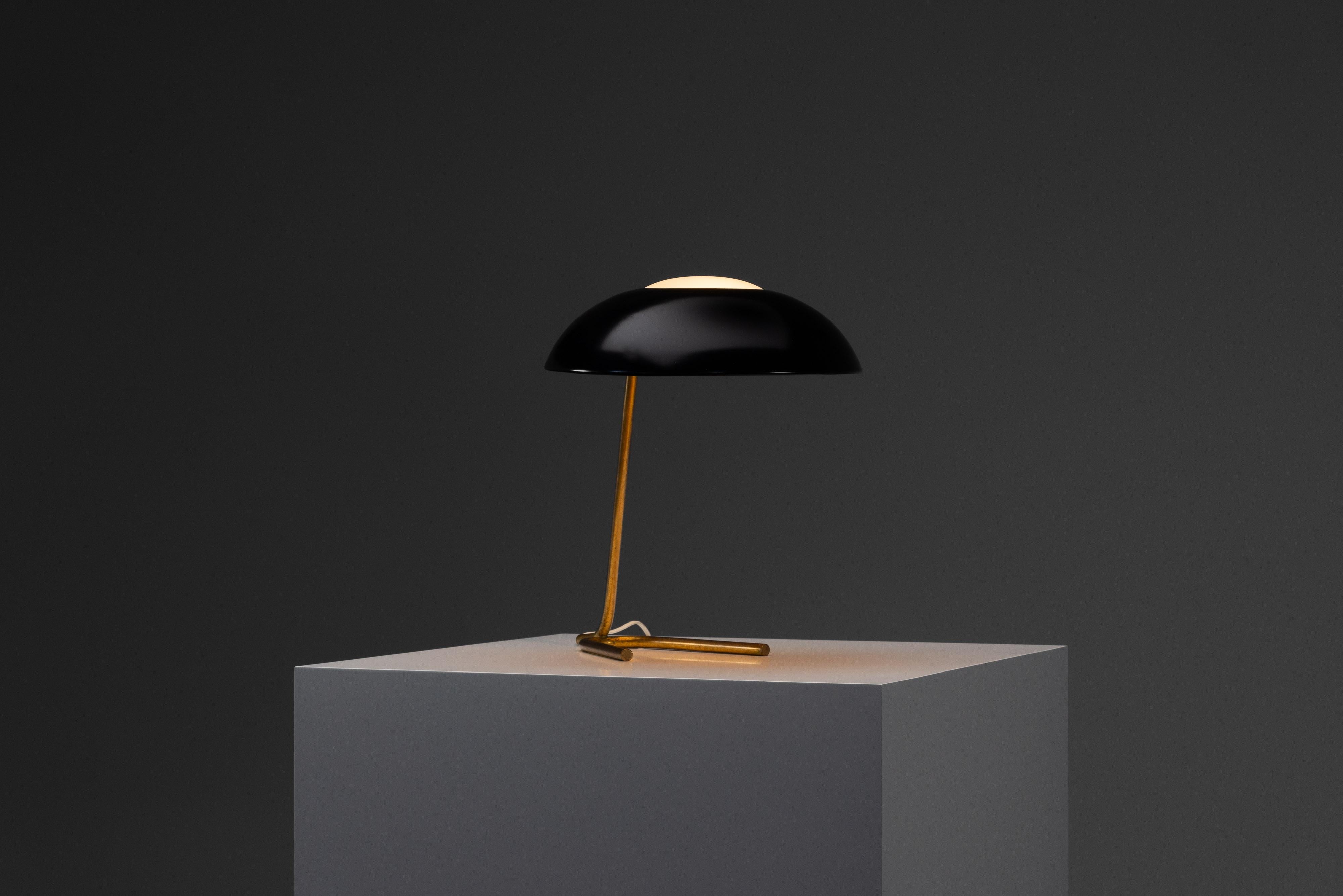 Milieu du XXe siècle Lampe de table Gino Sarfatti modèle 518 Arteluce Italie 1941 en vente