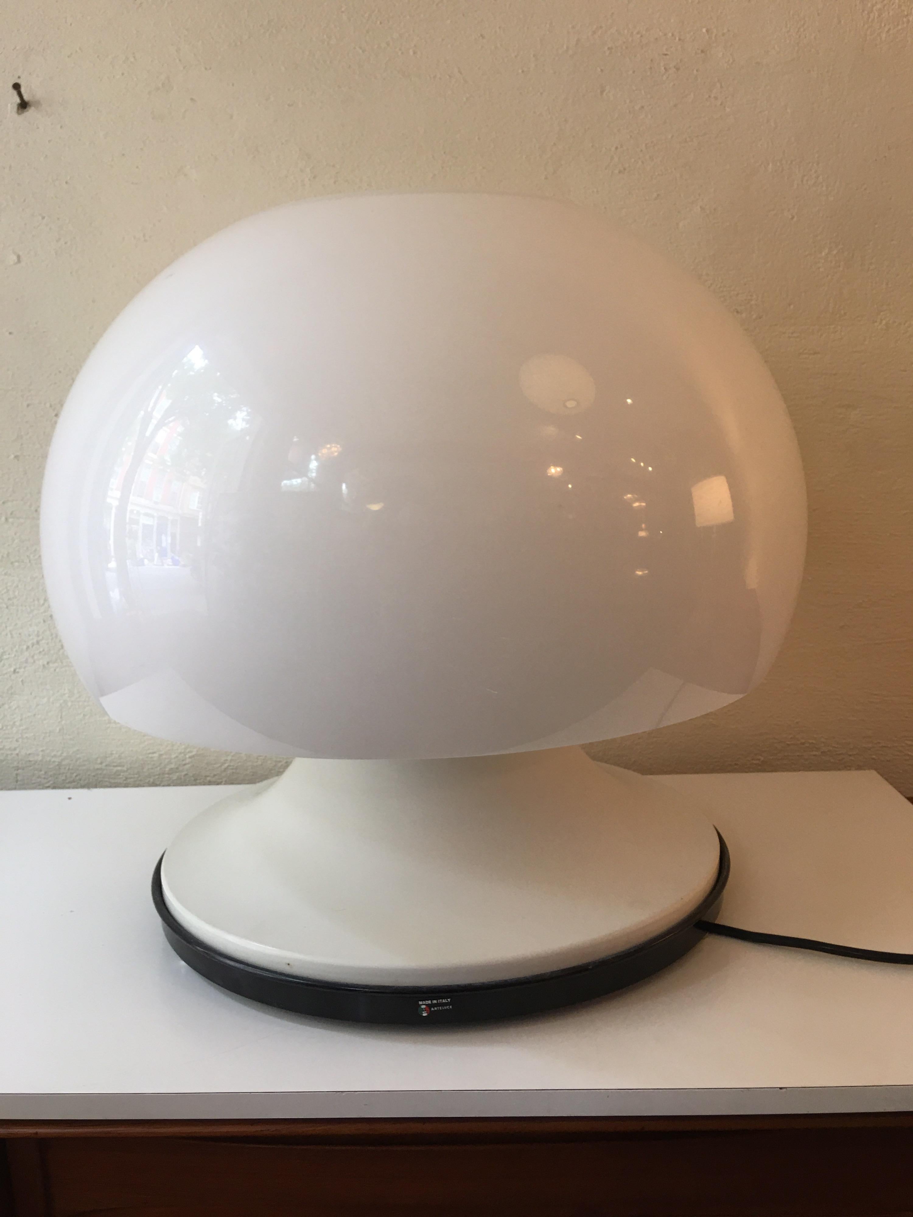Gino Sarfatti Seldom seen Model 596 table lamp. Gino Saratti Started and Designed many Classic Lamp Designs for Areluce. His designs shaped the Italian Design Movement! He was the first to use many of the new materials that are now considered