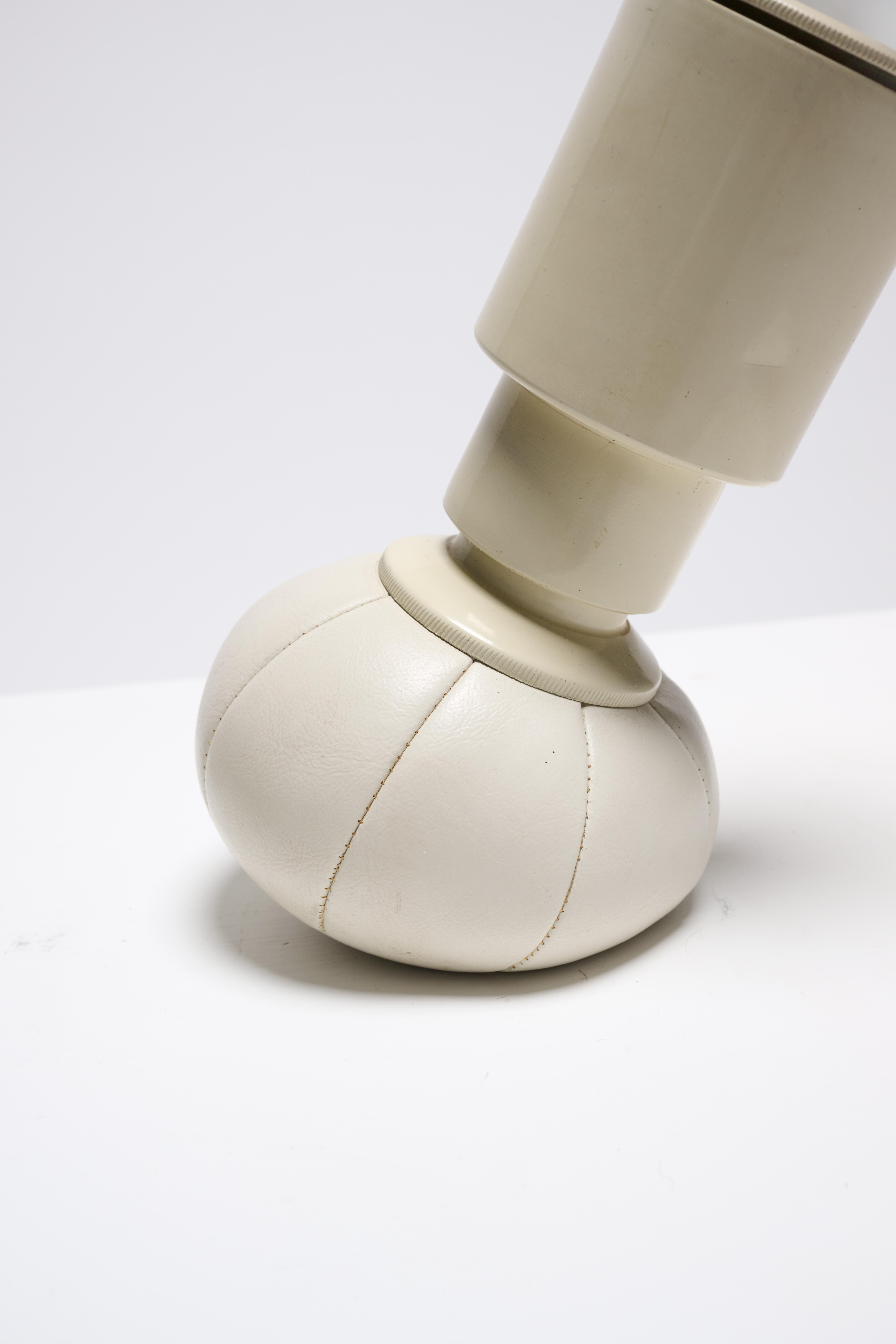 Mid-20th Century Gino Sarfatti, Model 600P Table Lamp, Arteluce, Italy, 1960s For Sale
