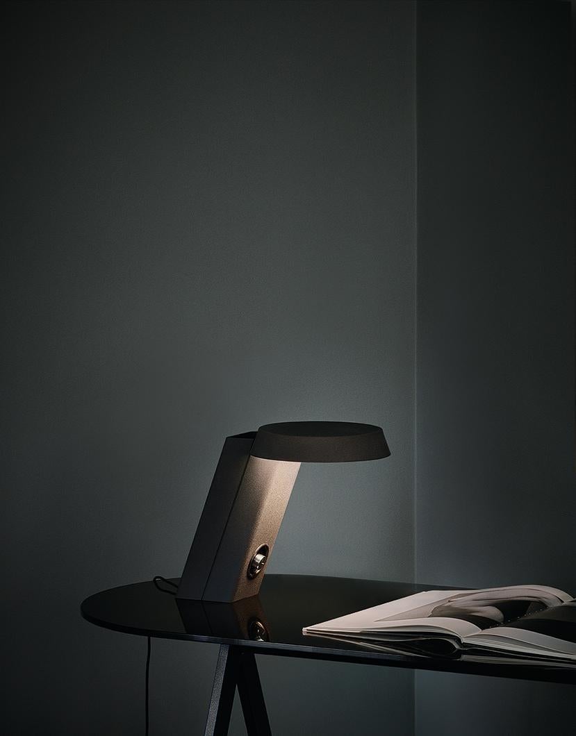 Mid-Century Modern Gino Sarfatti Model #607 Table Lamp in Grey