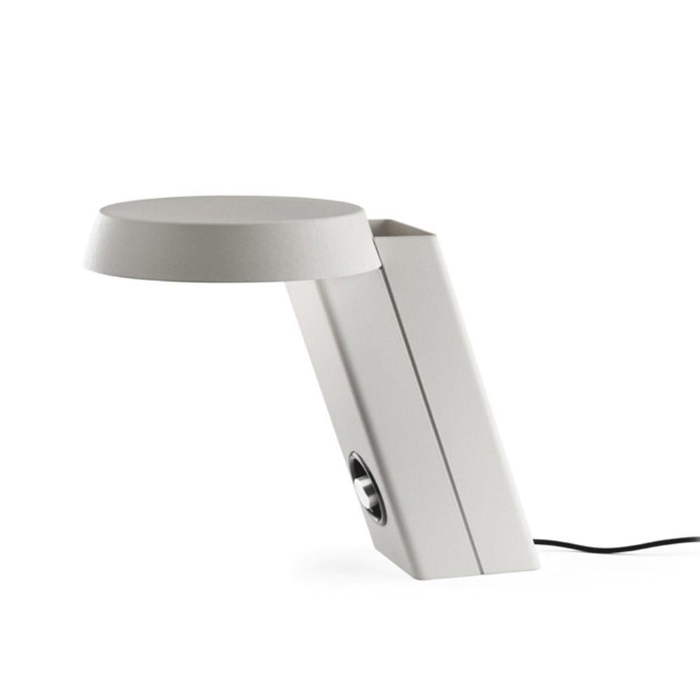 Gino Sarfatti model #607 table lamp in white for Flos / Astep. Designed in 1971, this is an authorized 2017 Astep / Flos re-edition by Alessandro Sarfatti, grandson of Gino Sarfatti, who applies his grandfather's scrupulous attention to detail and