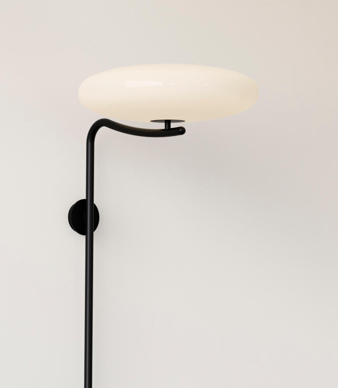Italian Gino Sarfatti Model No. 2065 Wall Lamp for Astep For Sale