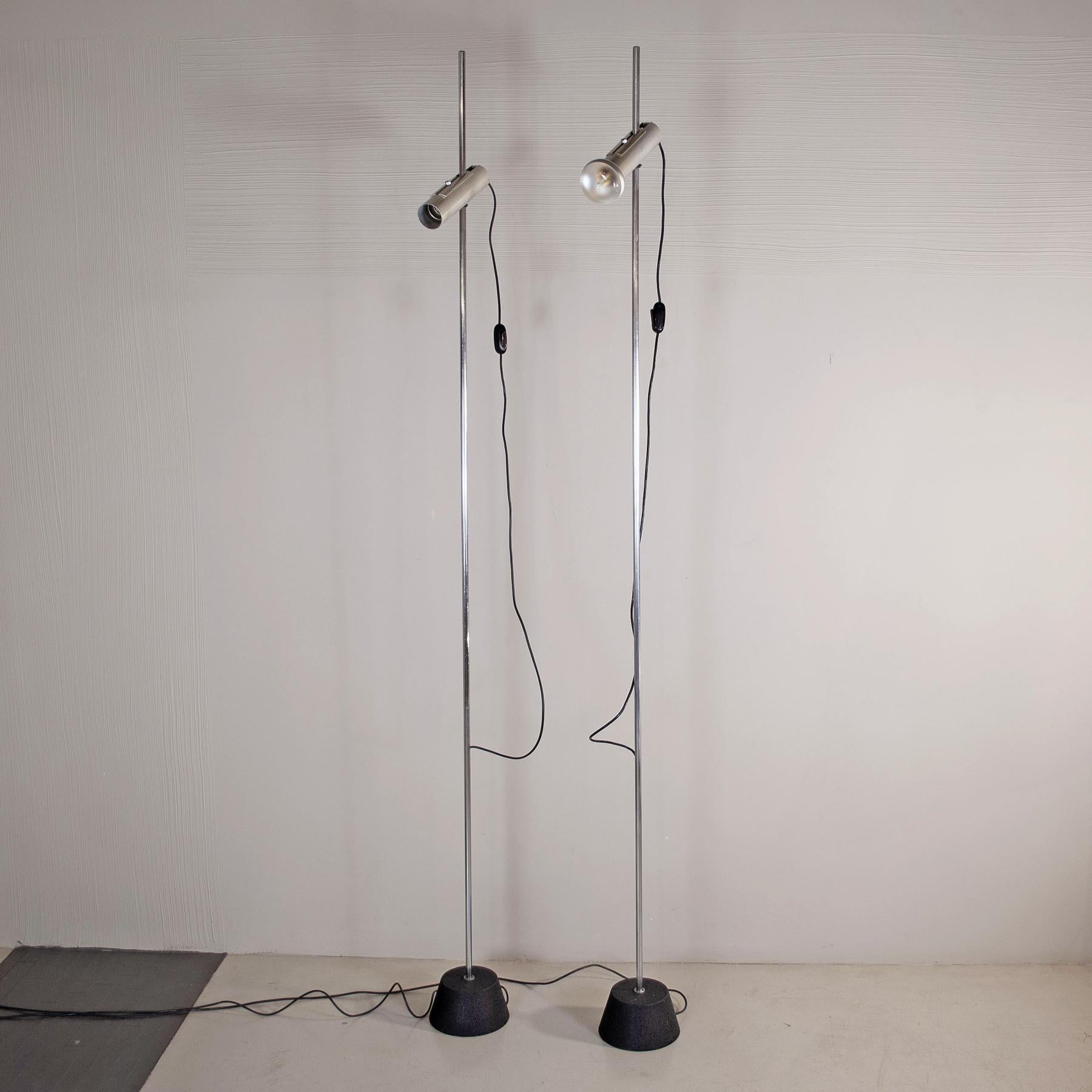 Gino Sarfatti pair of floor lamps model 1074 1950s In Good Condition For Sale In bari, IT