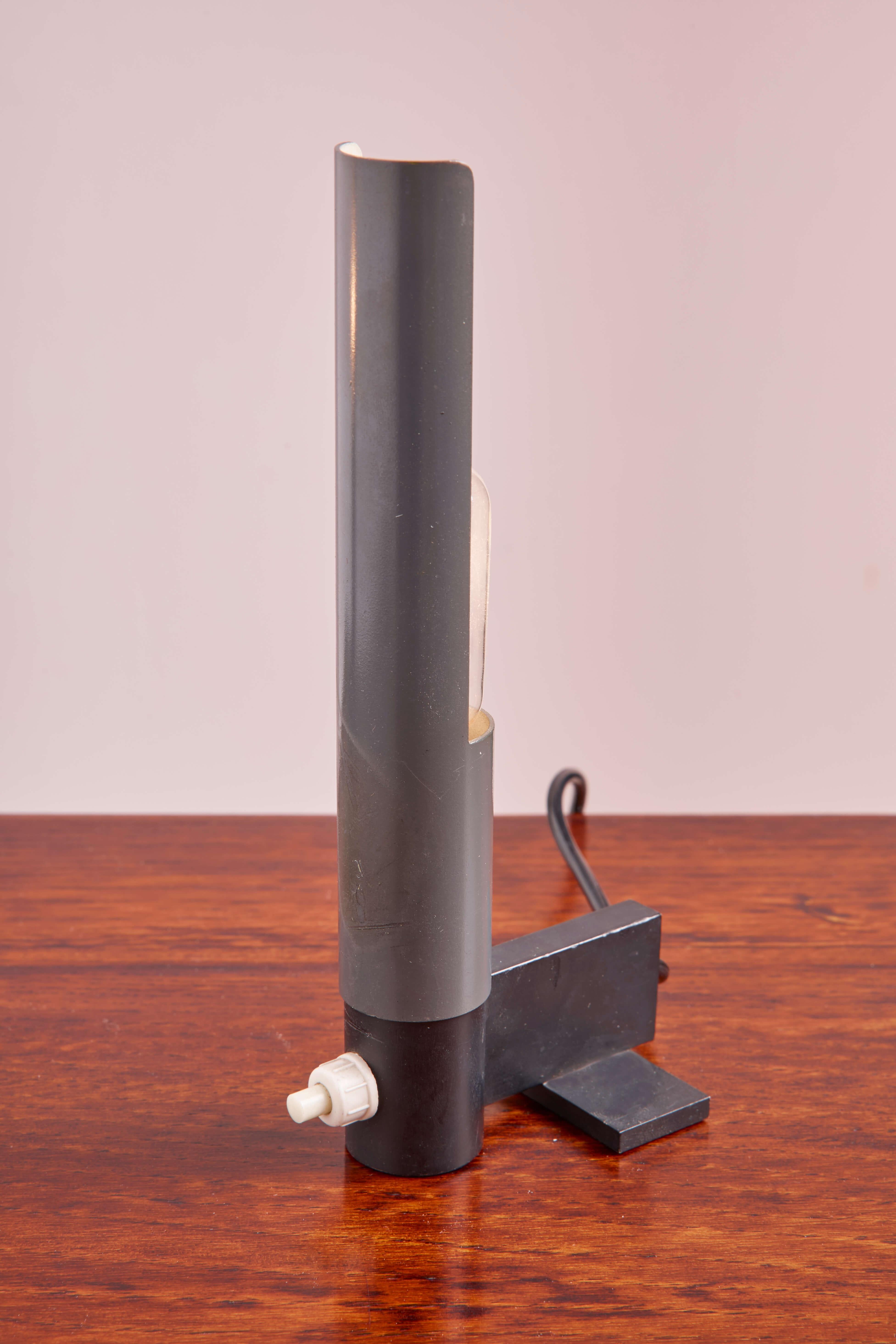 Mid-Century Modern Gino Sarfatti pair of table lamps Model 585, Arteluce, Italy, 1958 For Sale