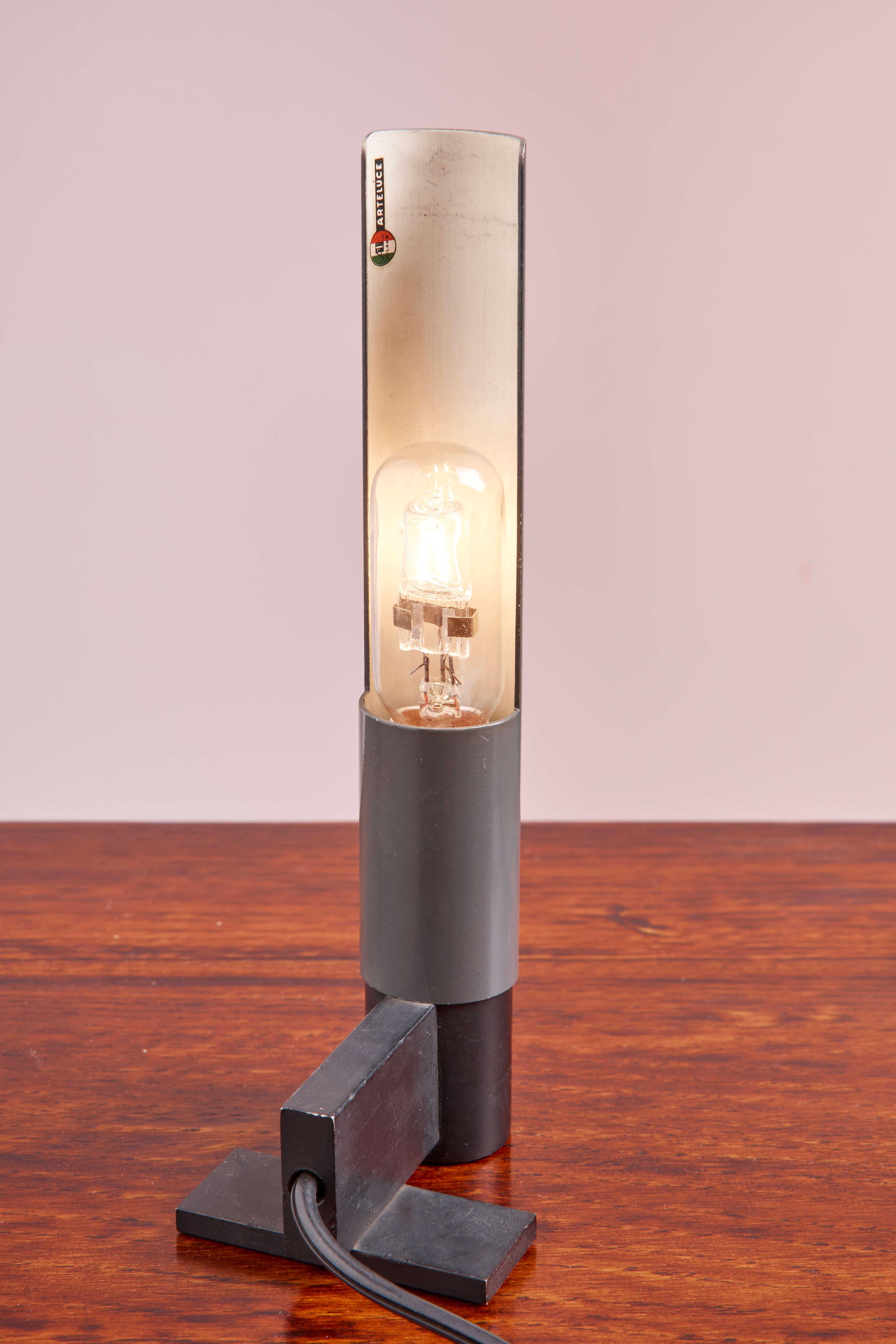 Gino Sarfatti pair of table lamps Model 585, Arteluce, Italy, 1958 For Sale 1