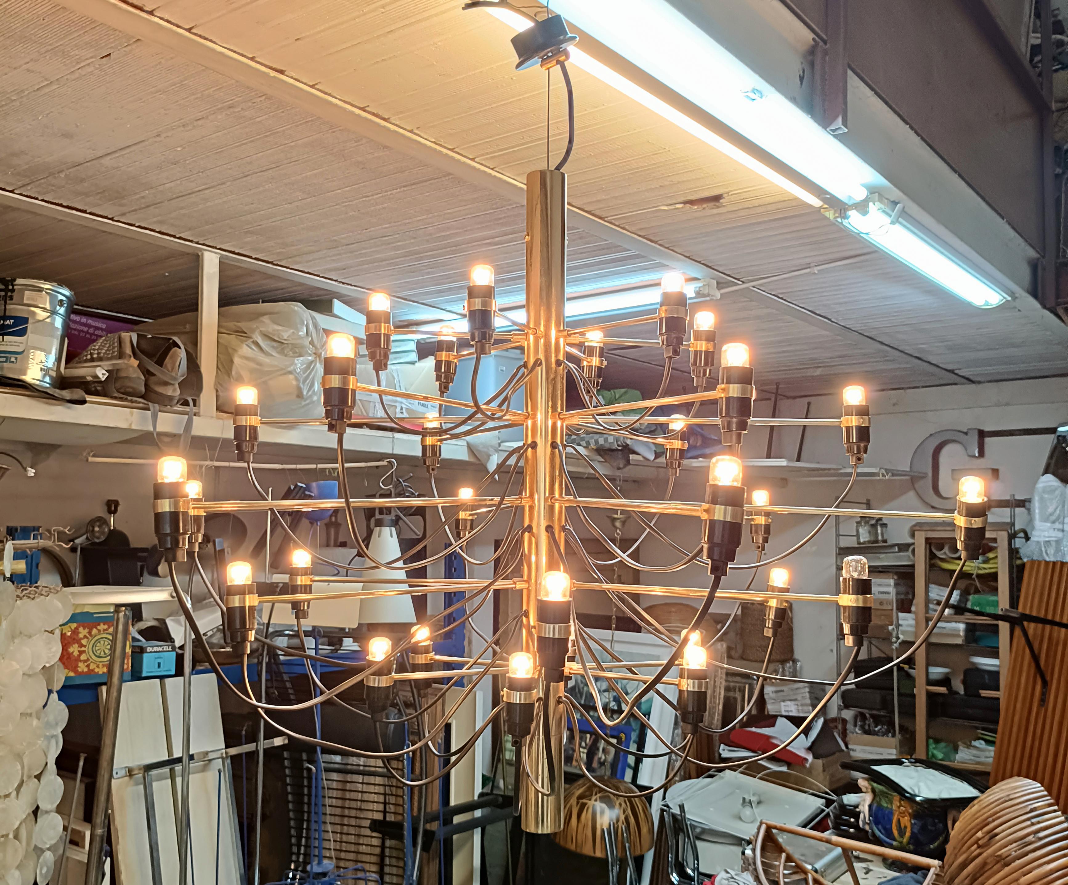 Gino Sarfatti para Arteluce Lámpara de araña '2097/30', Italia Años 60 Mid-20th Century en venta