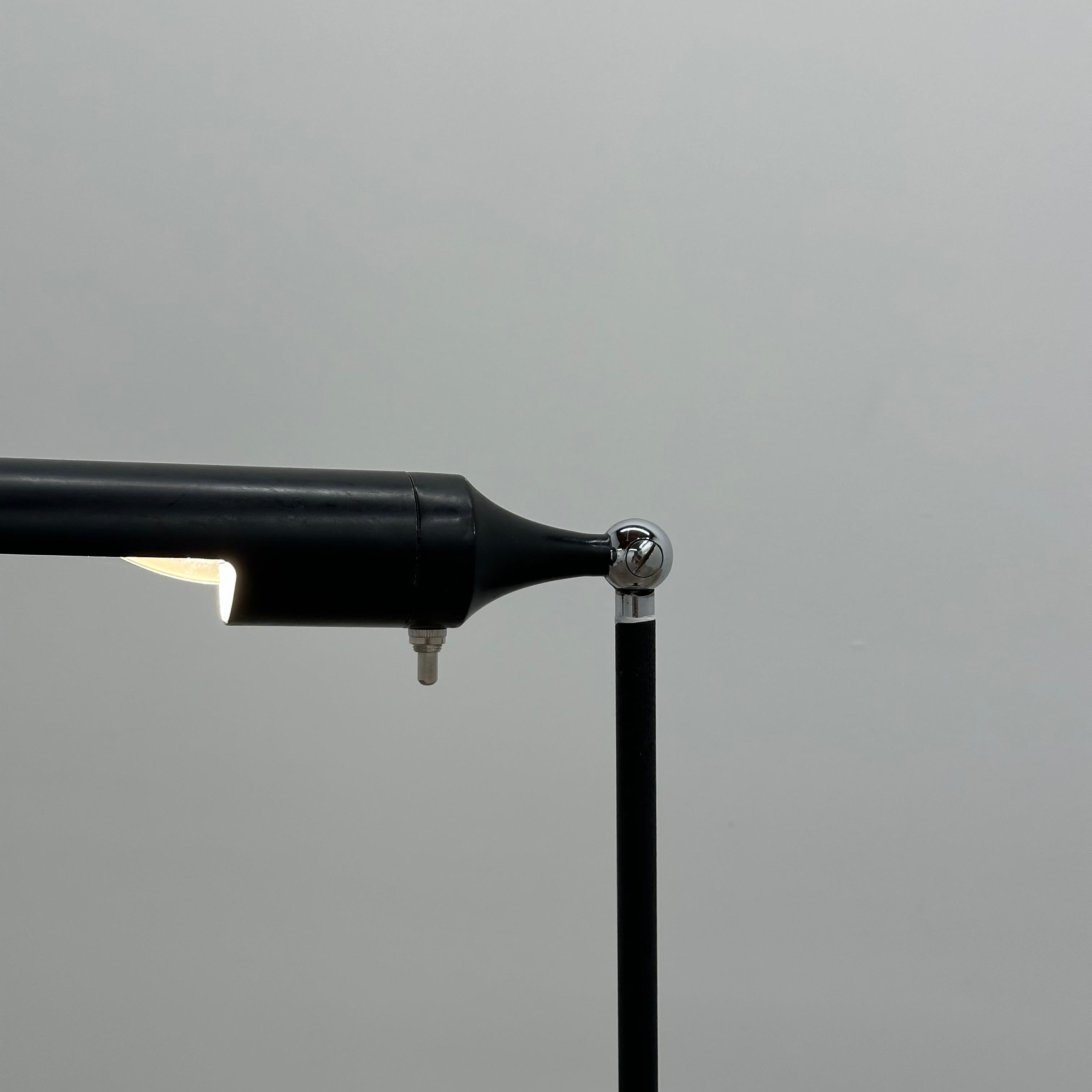 Gino Sarfatti rare model 1086 floor lamp for Arteluce, Italy, 1961 In Good Condition In Skokie, IL