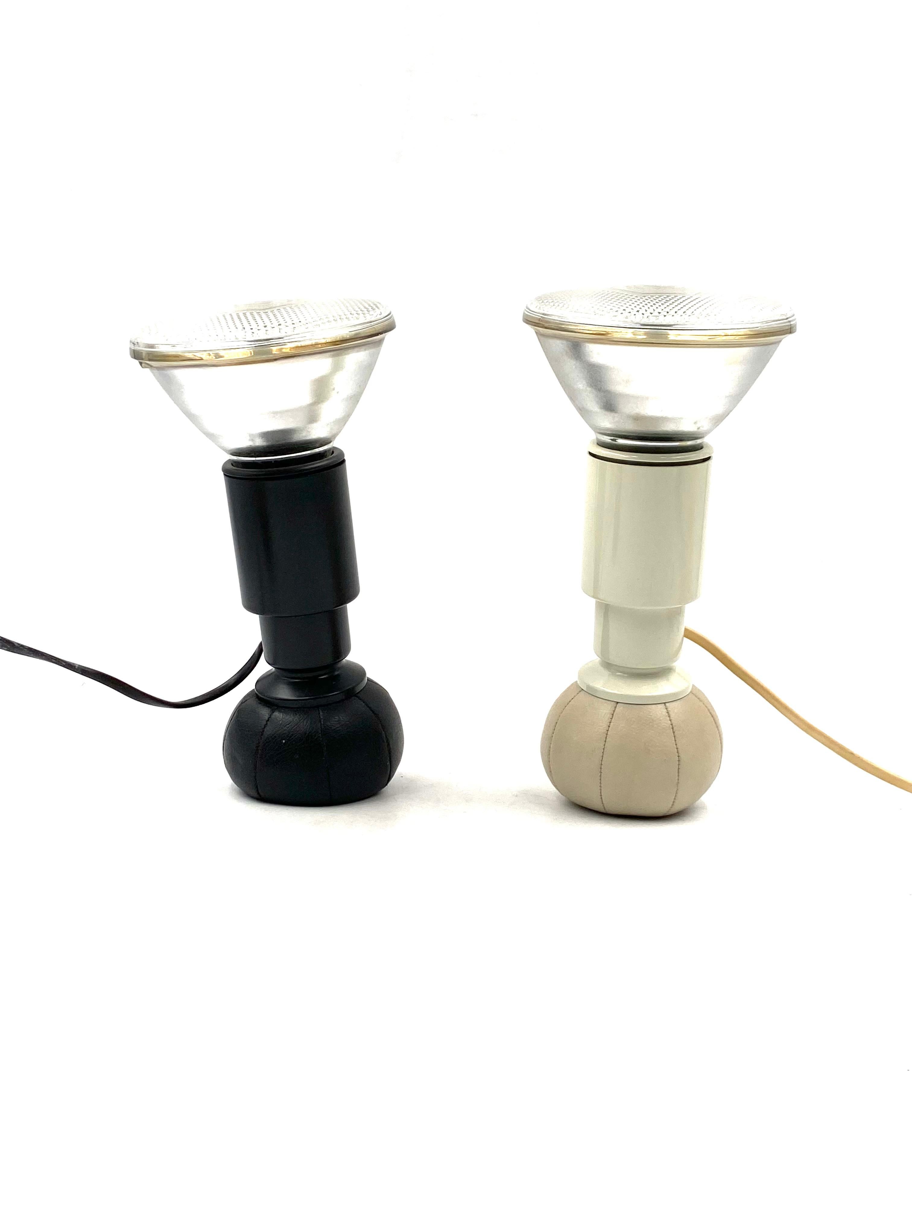 Gino Sarfatti, Set of 2 Table Lamps mod. 600/C, Arteluce Italy, 1966 For Sale 2