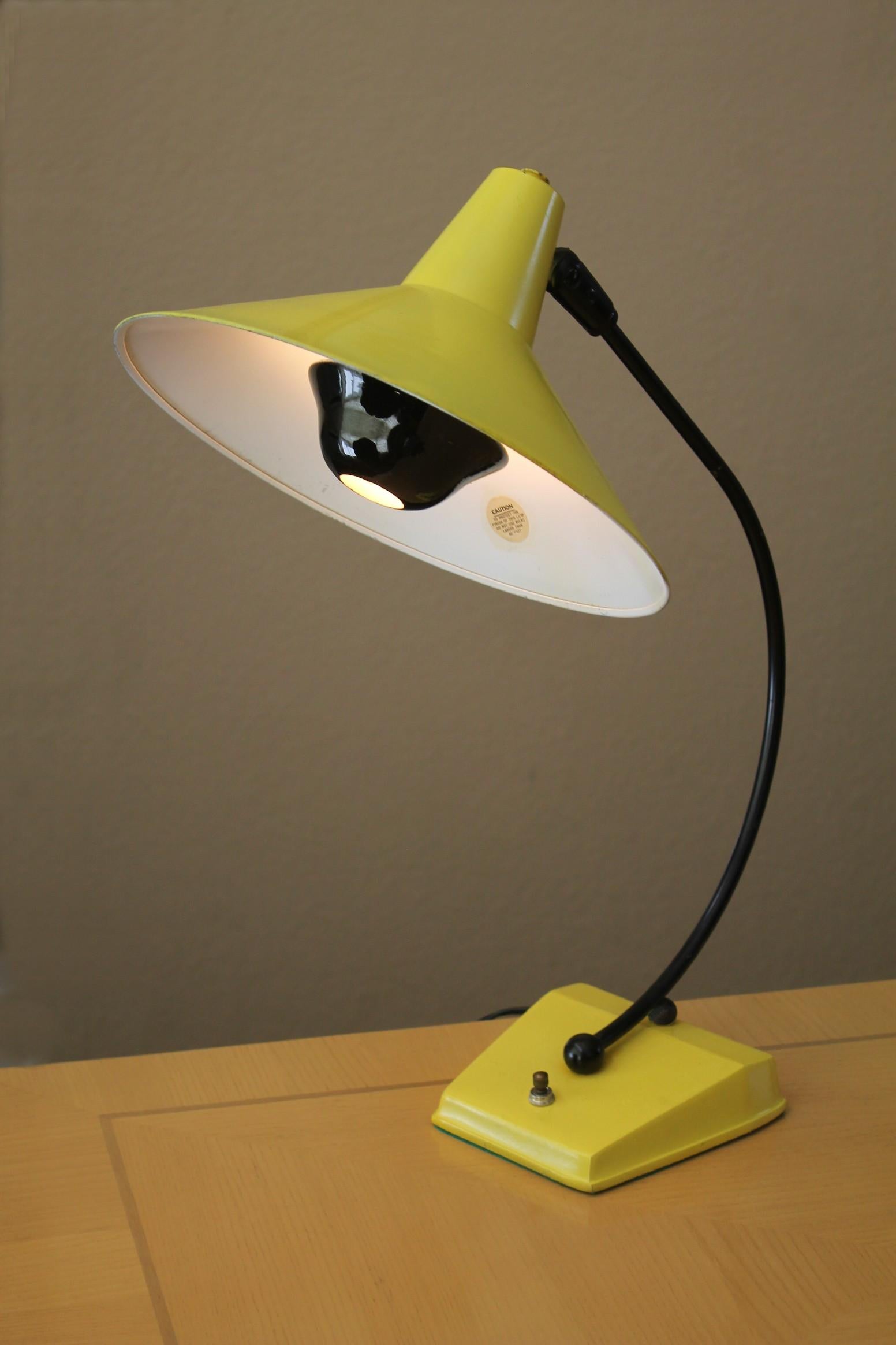 GINO SARFATTI
SAUCER SHADE
TISCHLAMPE

EXQUISITE!

1952

EINFACH HERRLICH!

Abmessungen: 20