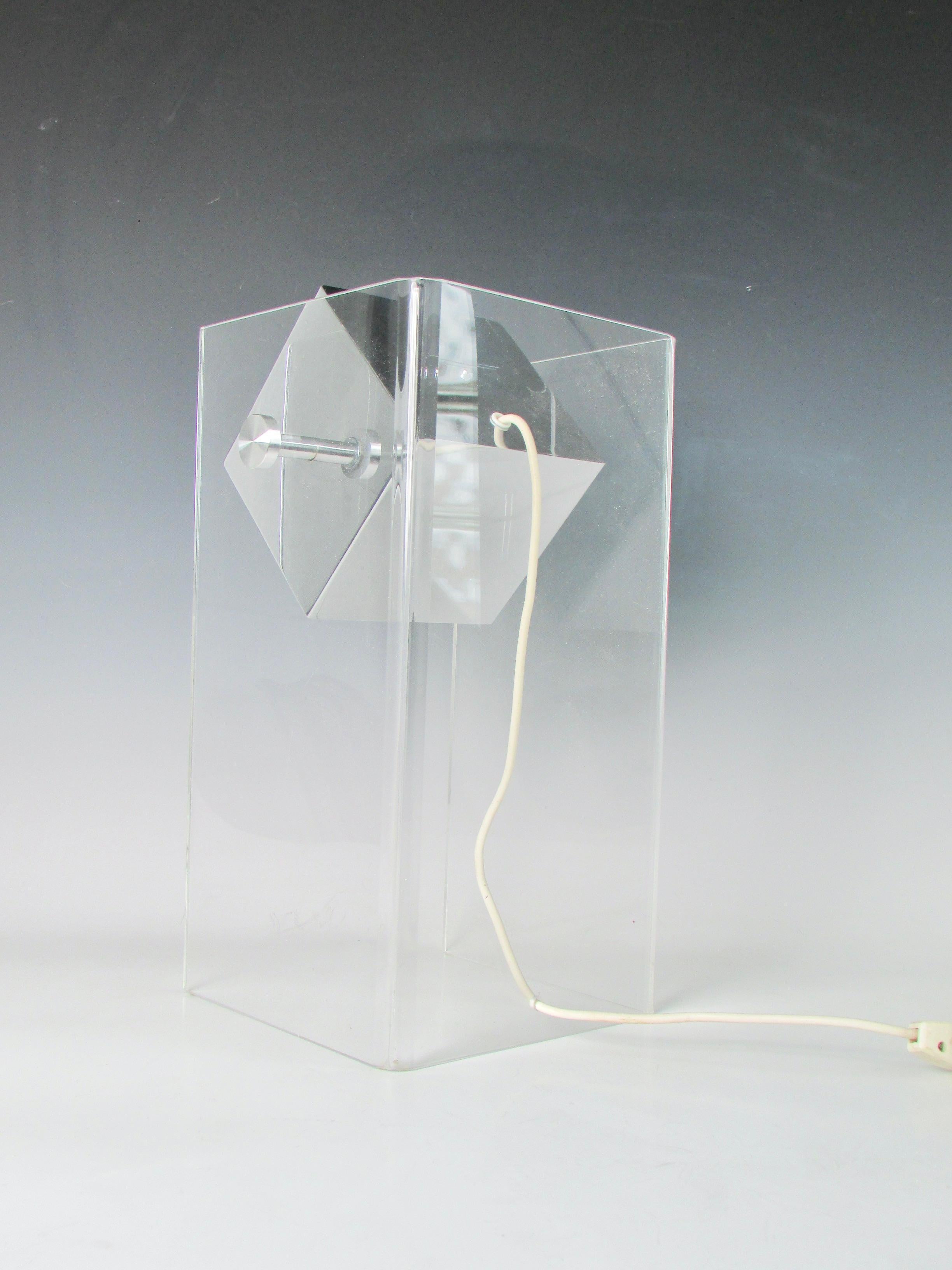Gino Sarfatti Style Multi Adjustable Lucite Box Table Lamp Table Lamp For Sale 2