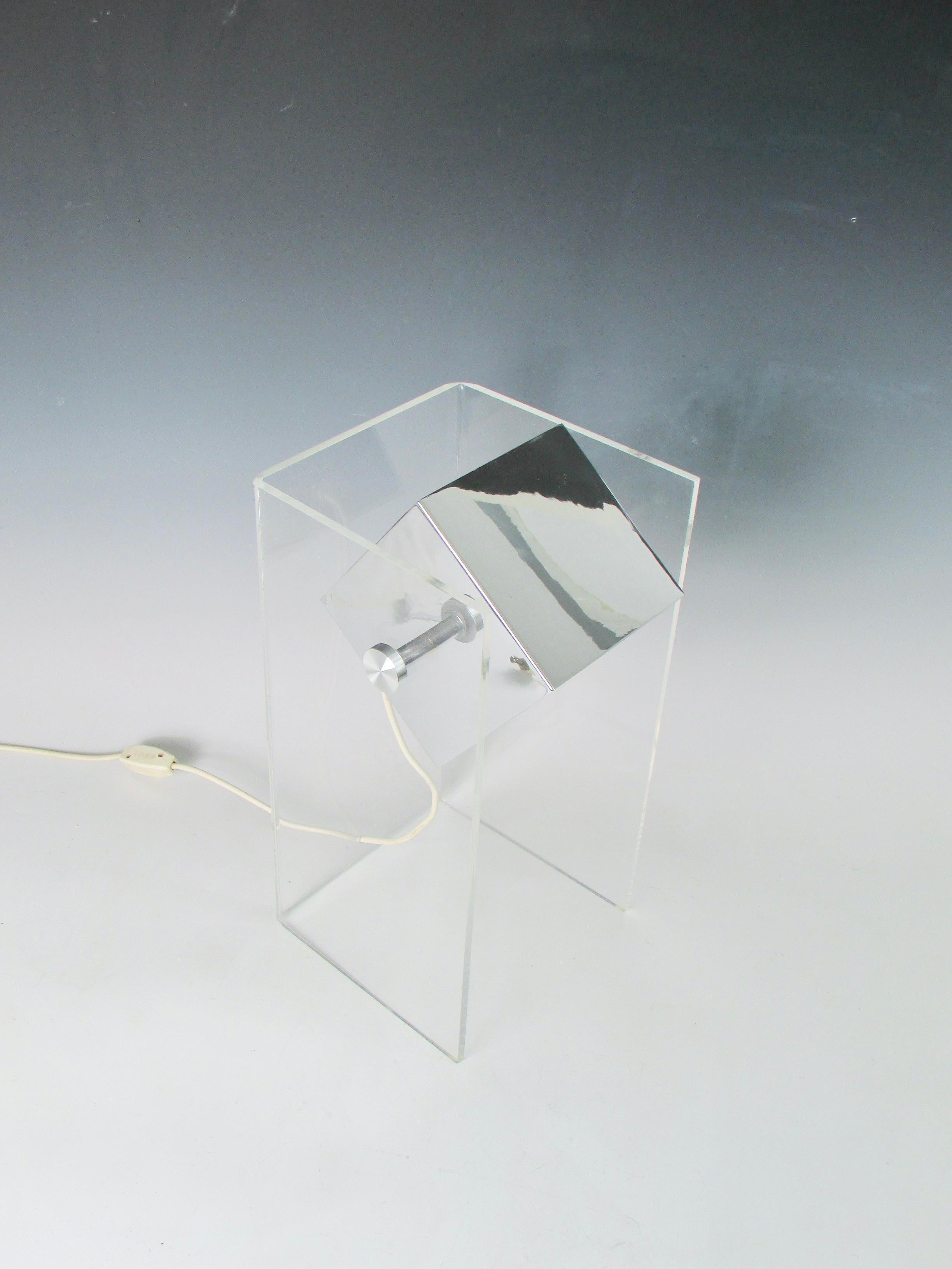 Italian Gino Sarfatti Style Multi Adjustable Lucite Box Table Lamp Table Lamp For Sale