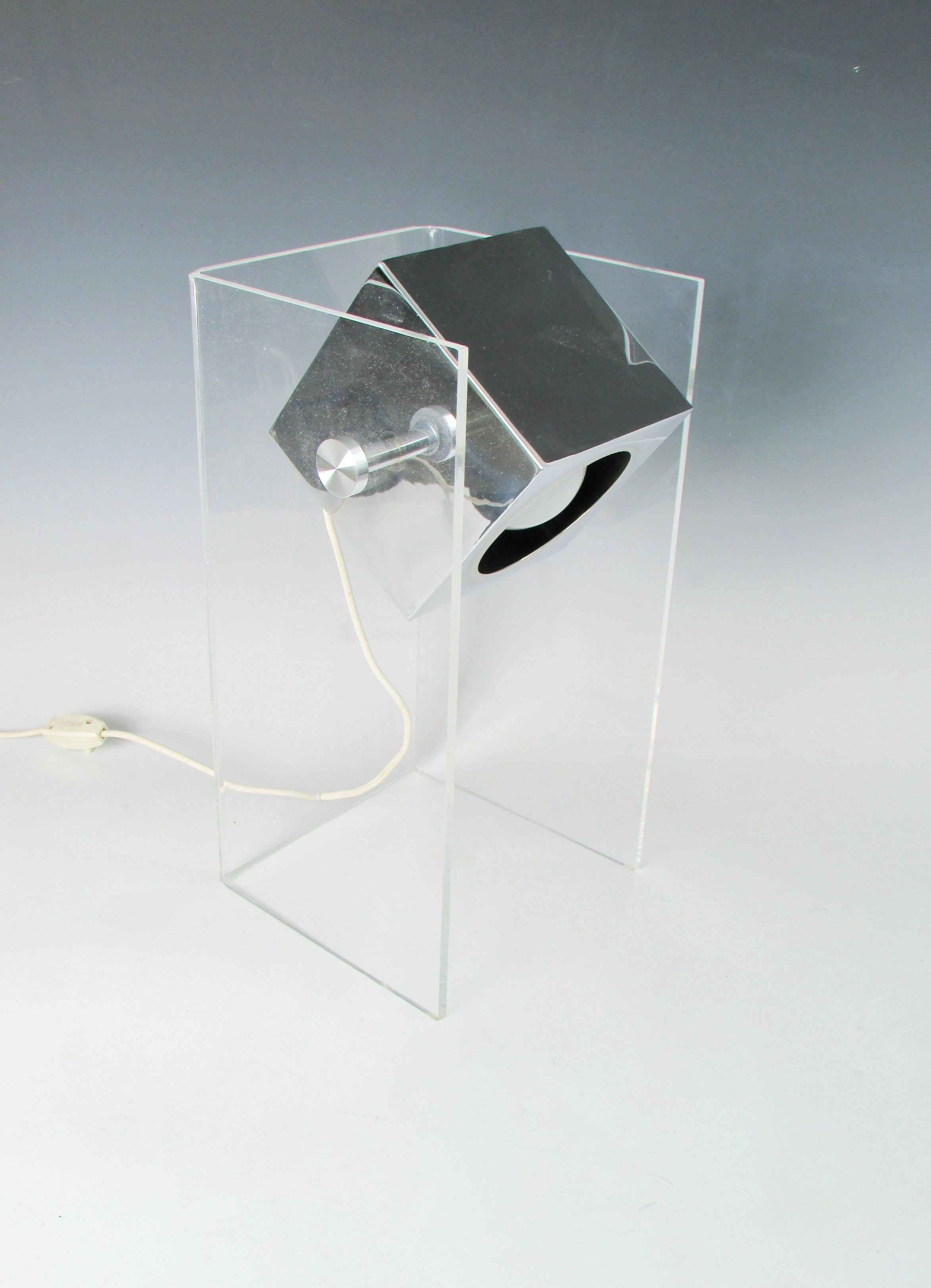 Polished Gino Sarfatti Style Multi Adjustable Lucite Box Table Lamp Table Lamp For Sale